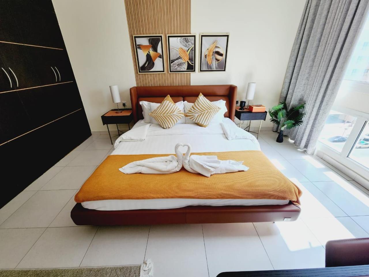 Lovely 1-bedroom In The Heart Of Marina Apartamento Dubái