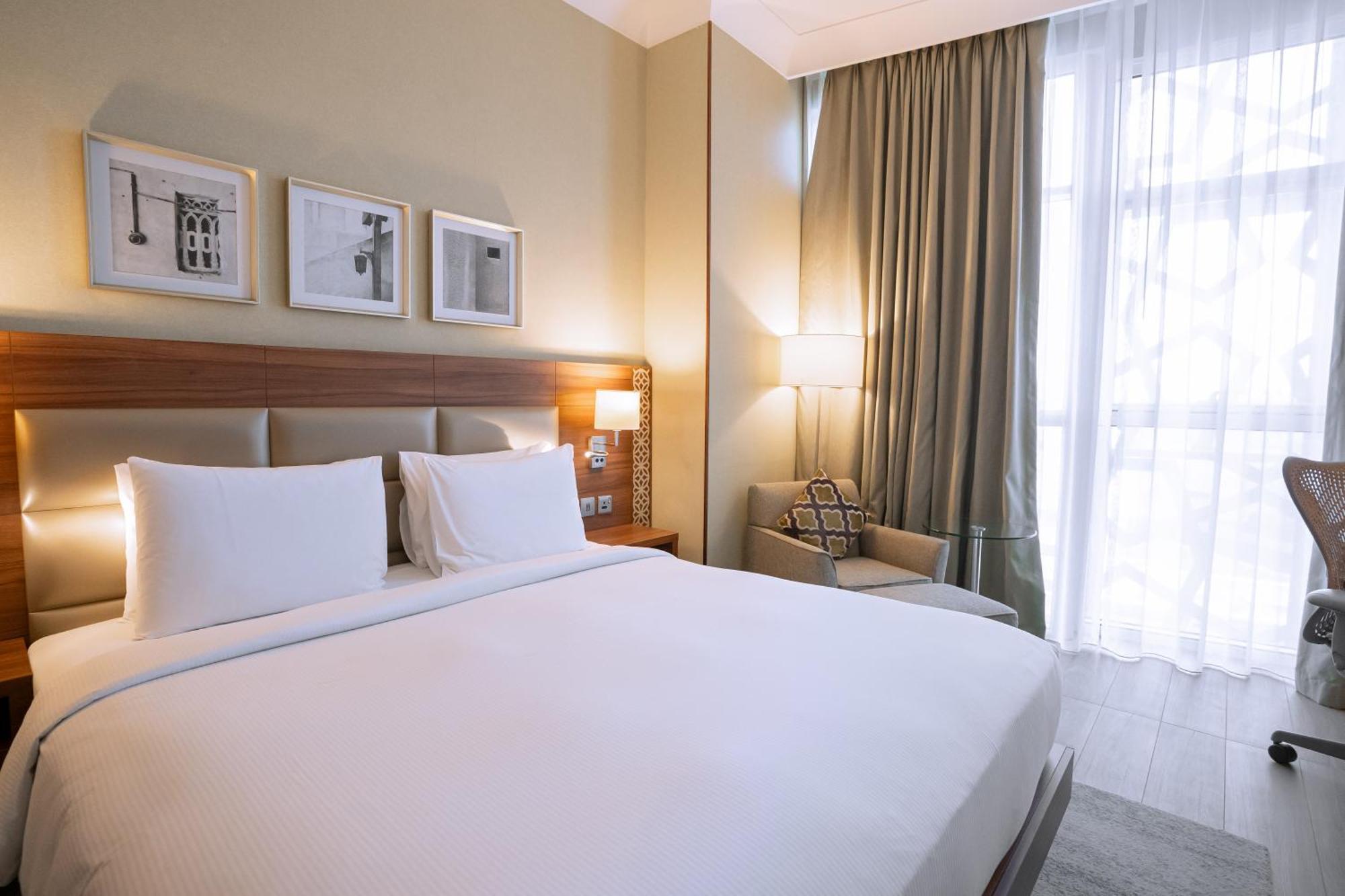 Hotel Hilton Garden Deira 4*
