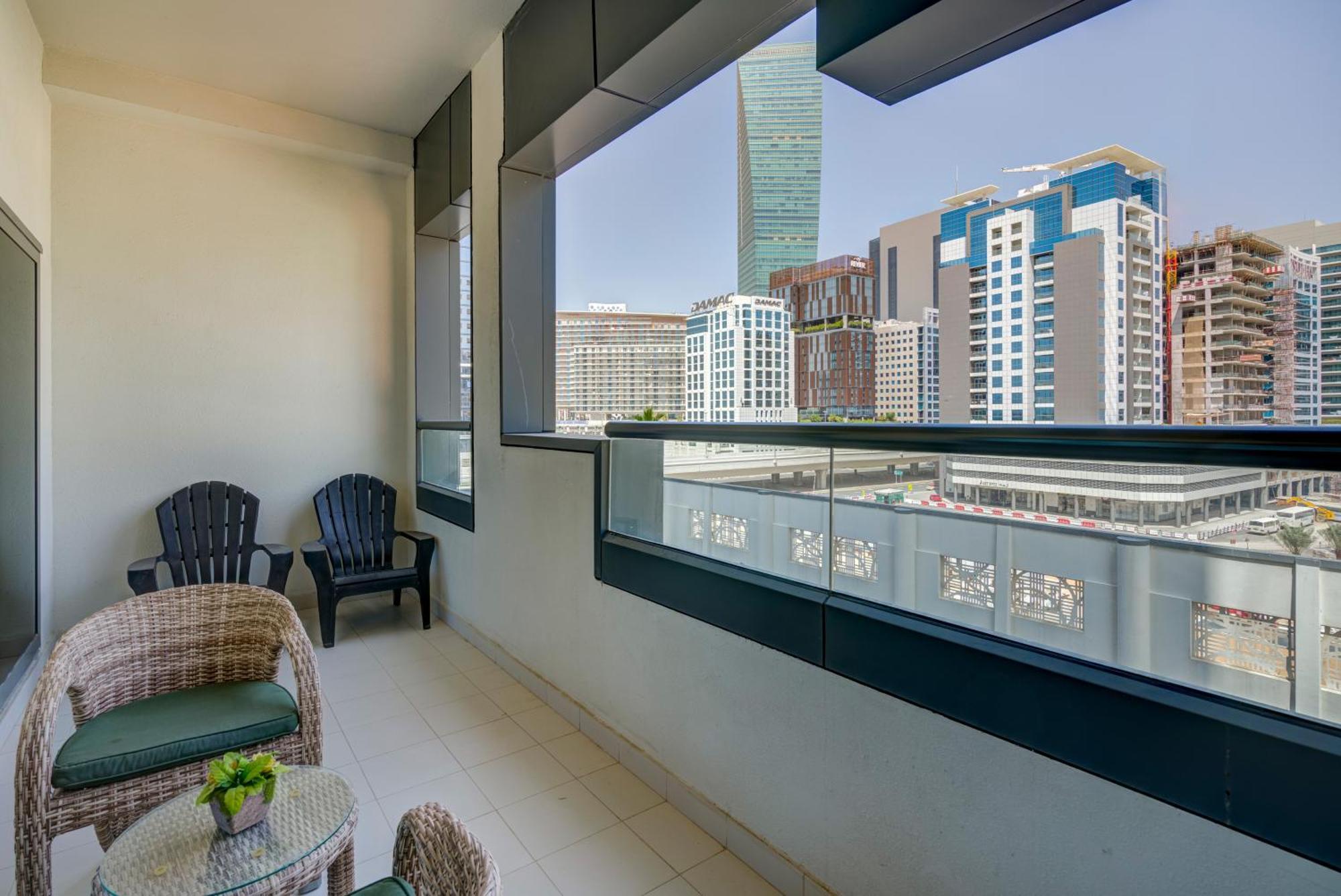 Trophy 2br Starlight Spaces W Free Valet Parking Dubaï