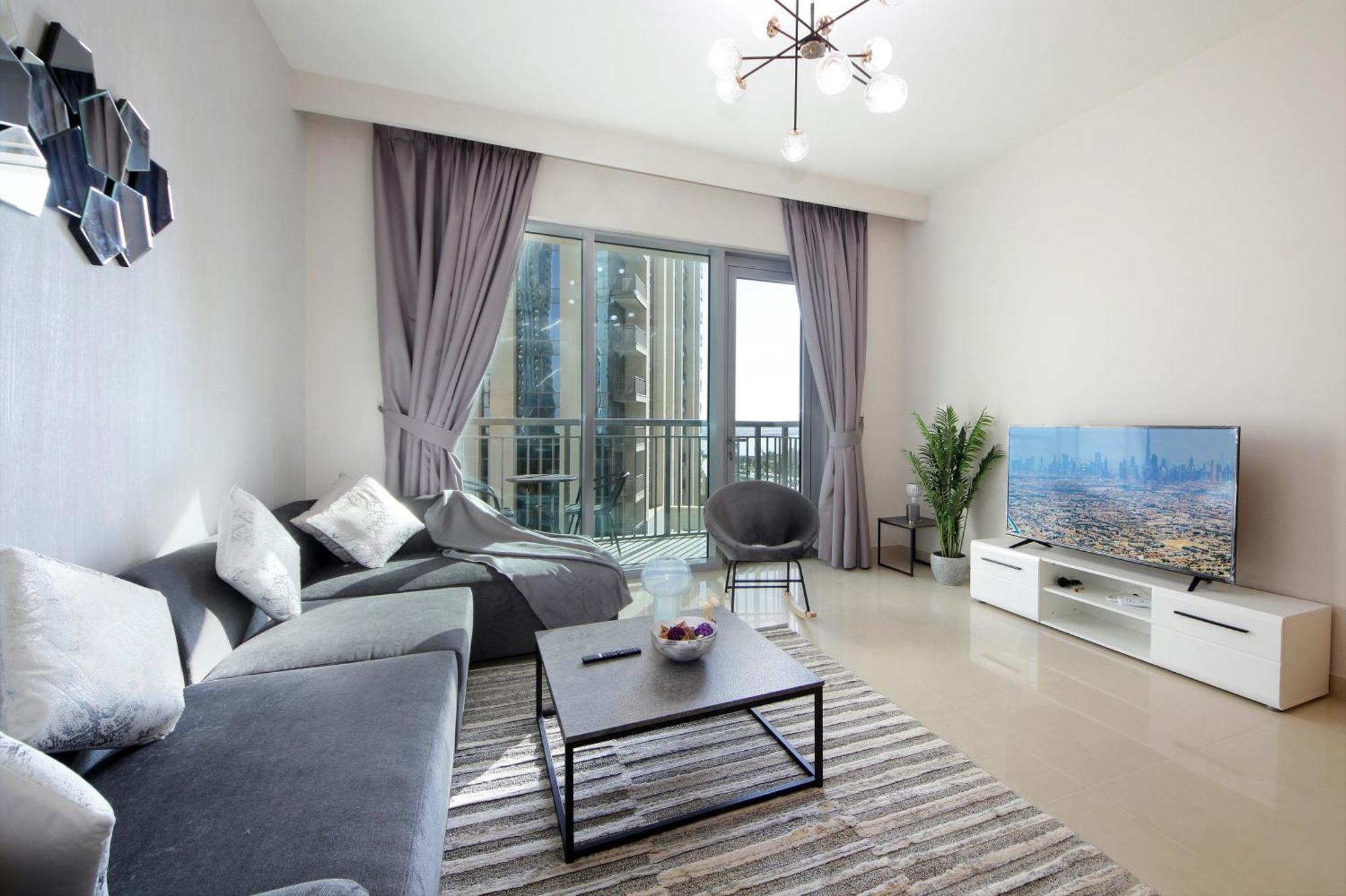 Elegant Waterfront 1bhk In Creek Harbour