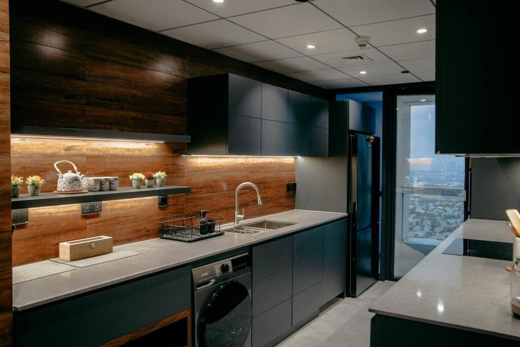 Luxury 3 Bedroom Sub Penthouse With Rooftop Pool Dubái