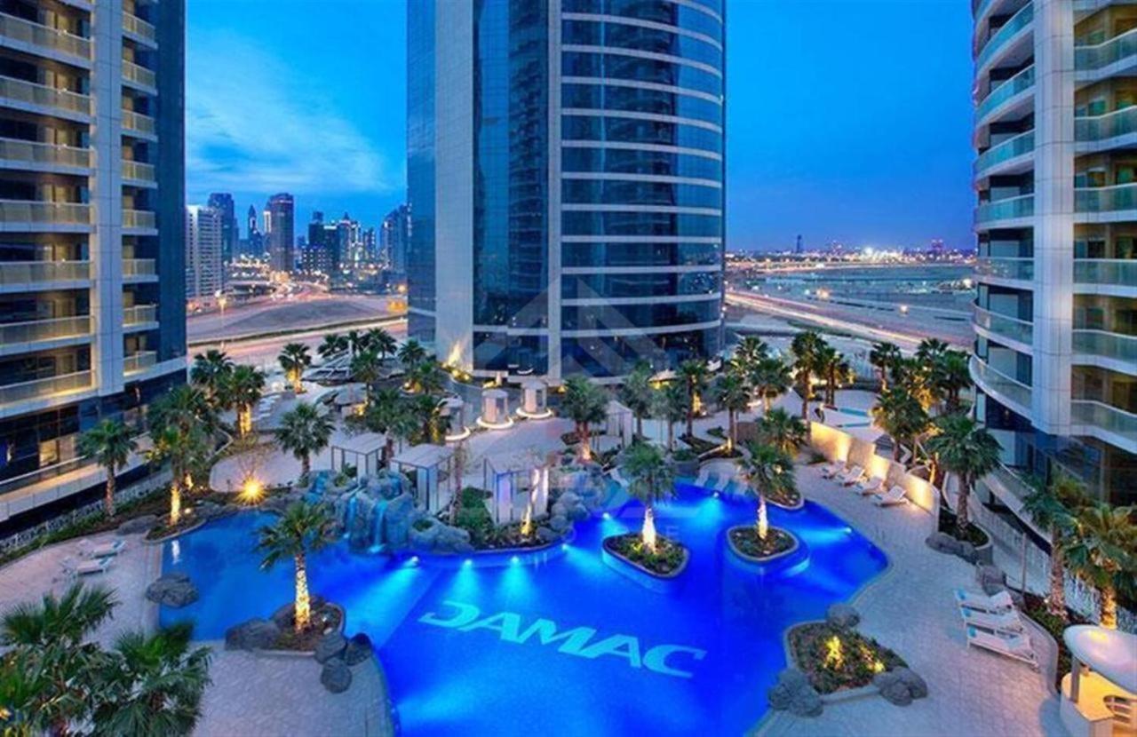 White Sage - Glamorous & Spacious 2br At Damac Paramount Towers