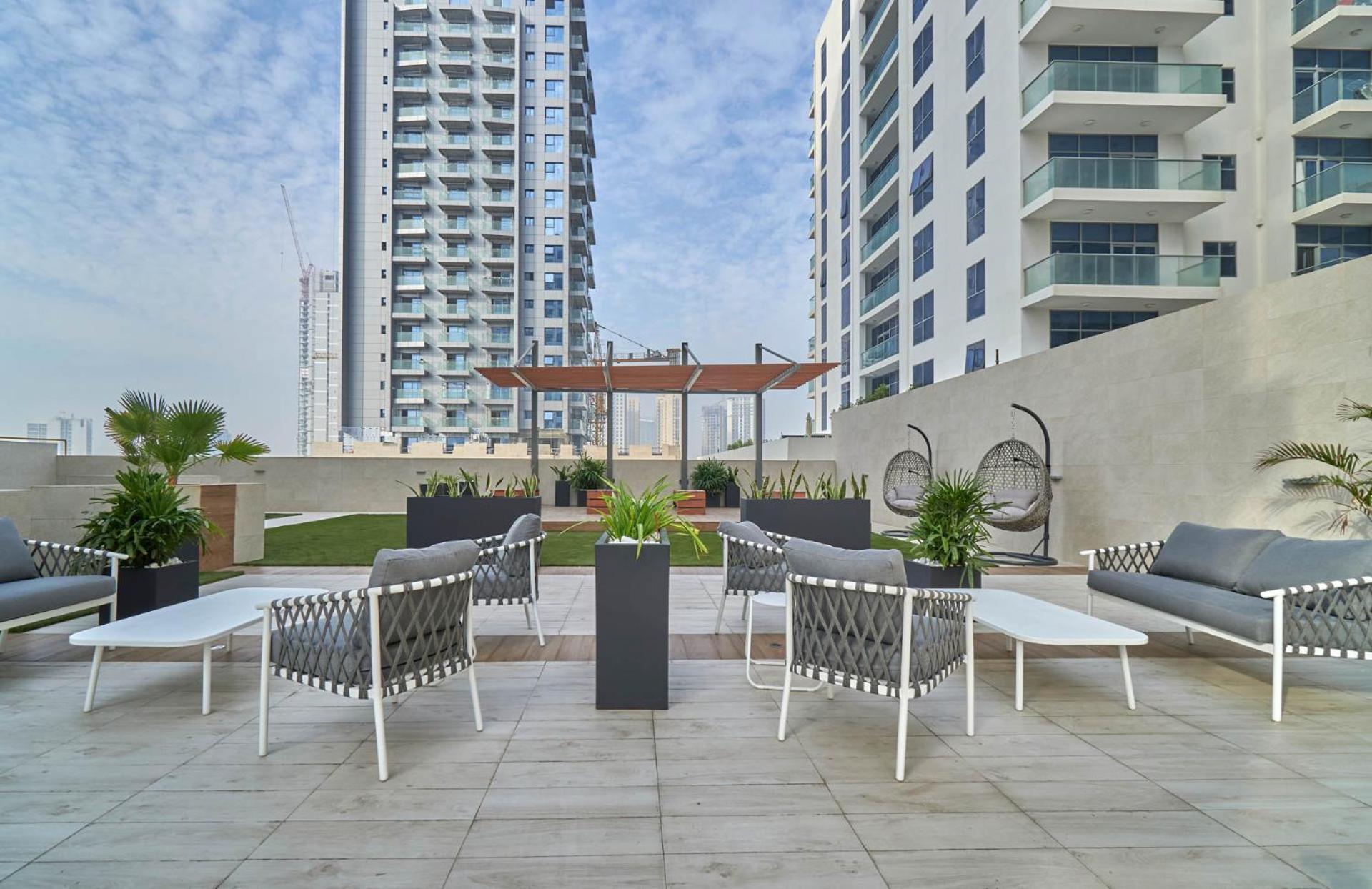 Stella Stays Pristine Studio Jvc Large Terrace * Dubai