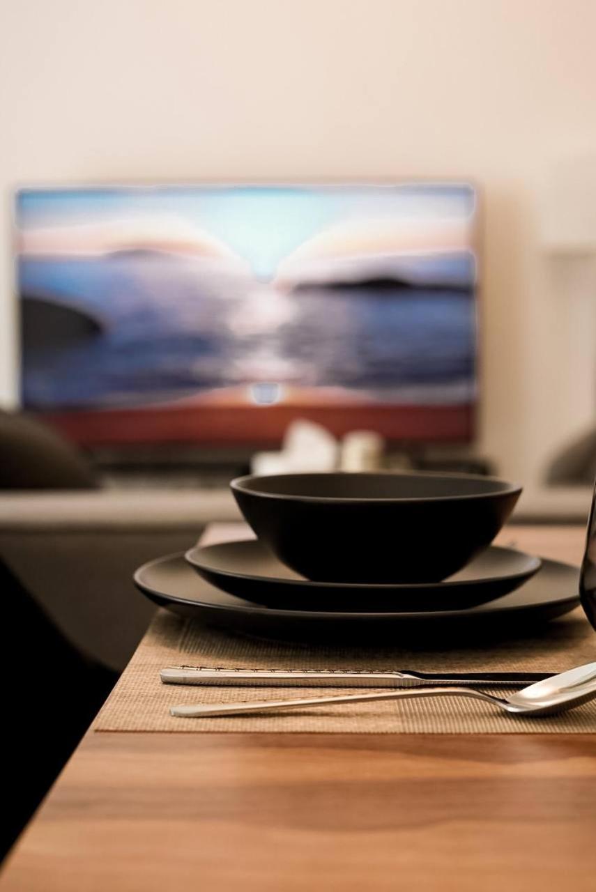 Apartamento Dubaistay Luxury 2 Bedroom Jvc King And Queensize Dubái