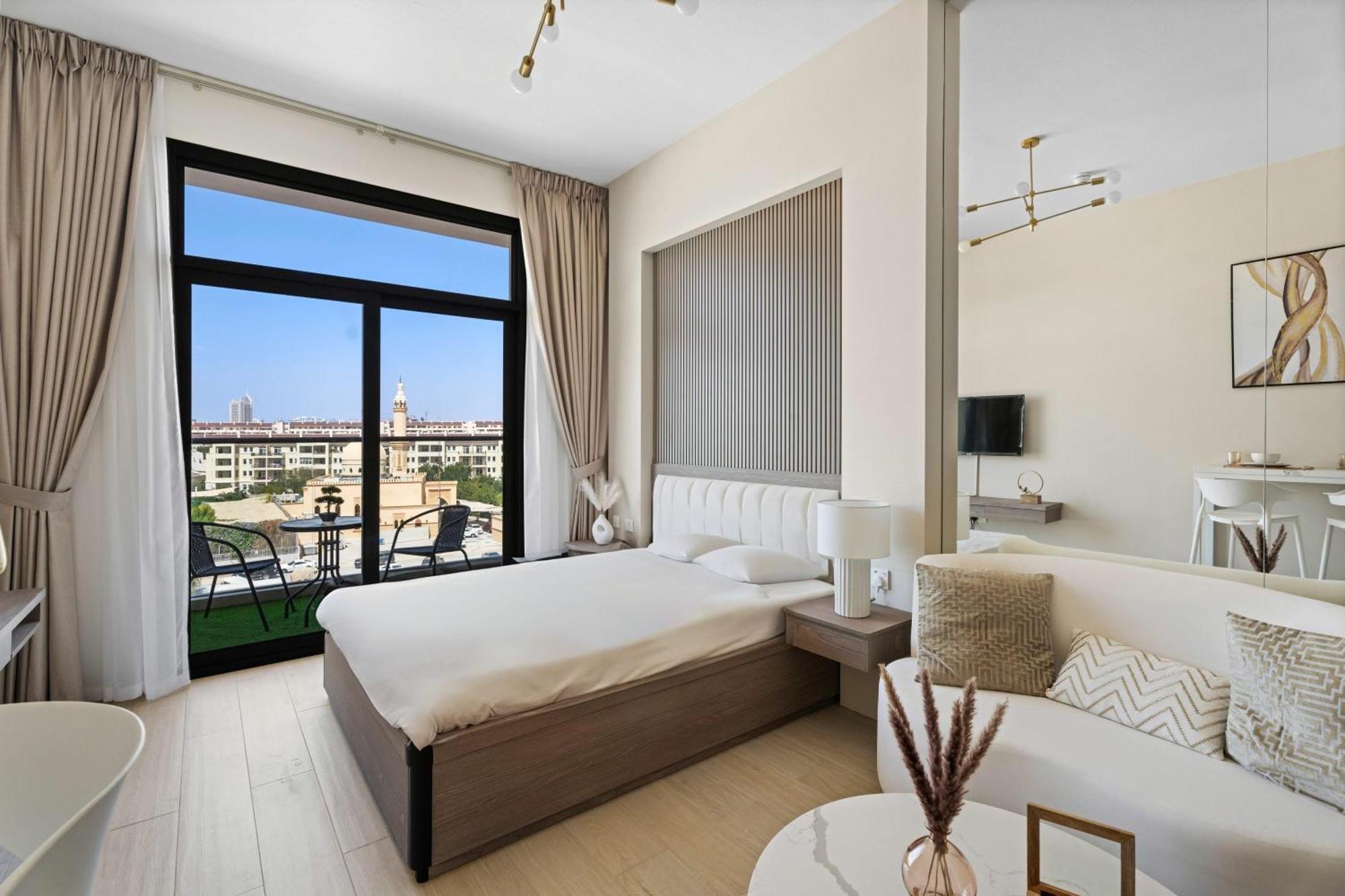 Modern In With Pool Gym And Paddl Apartamento