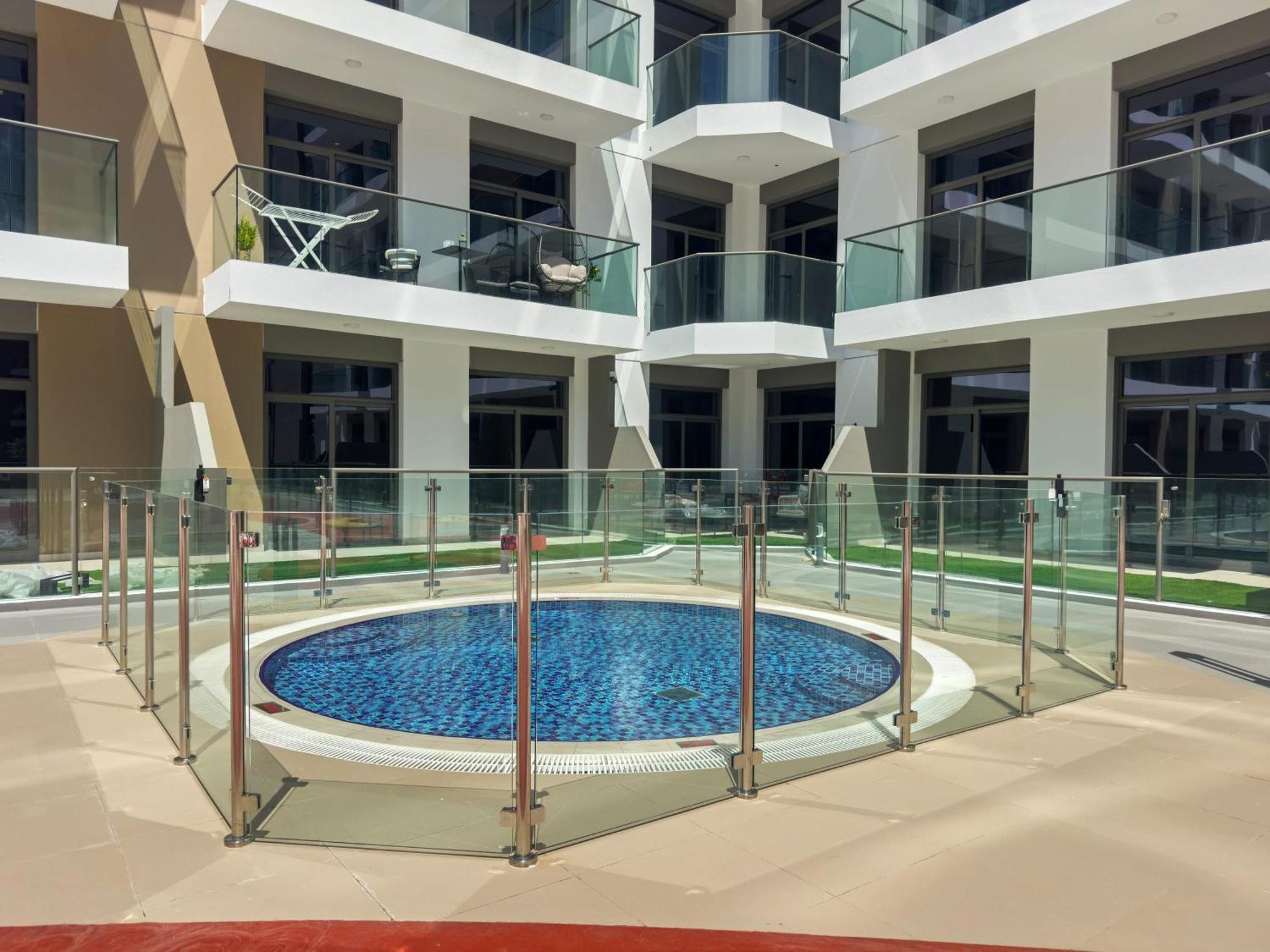 Apartamento Modern In With Pool Gym And Paddl Dubai