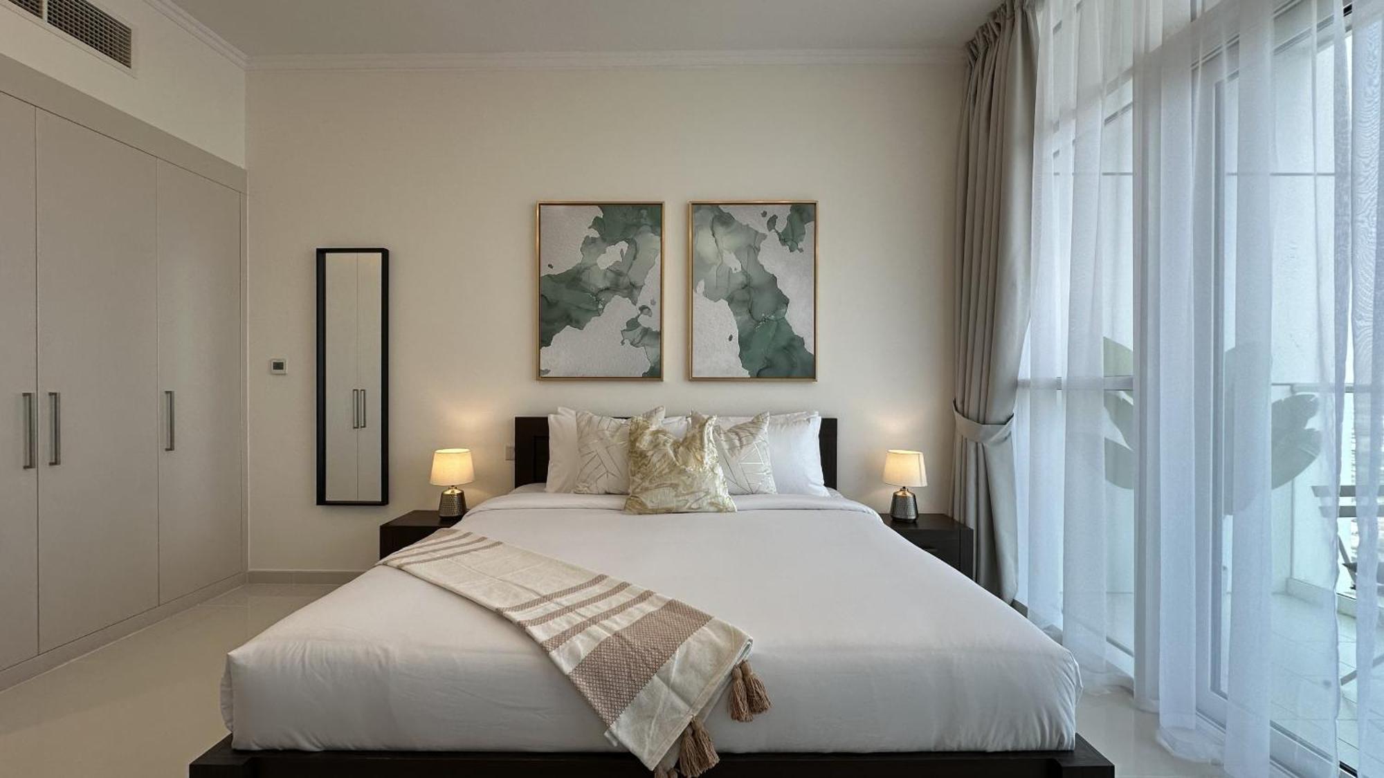 Easygo - Carson Tower C Damac Hills Apartment Dubai