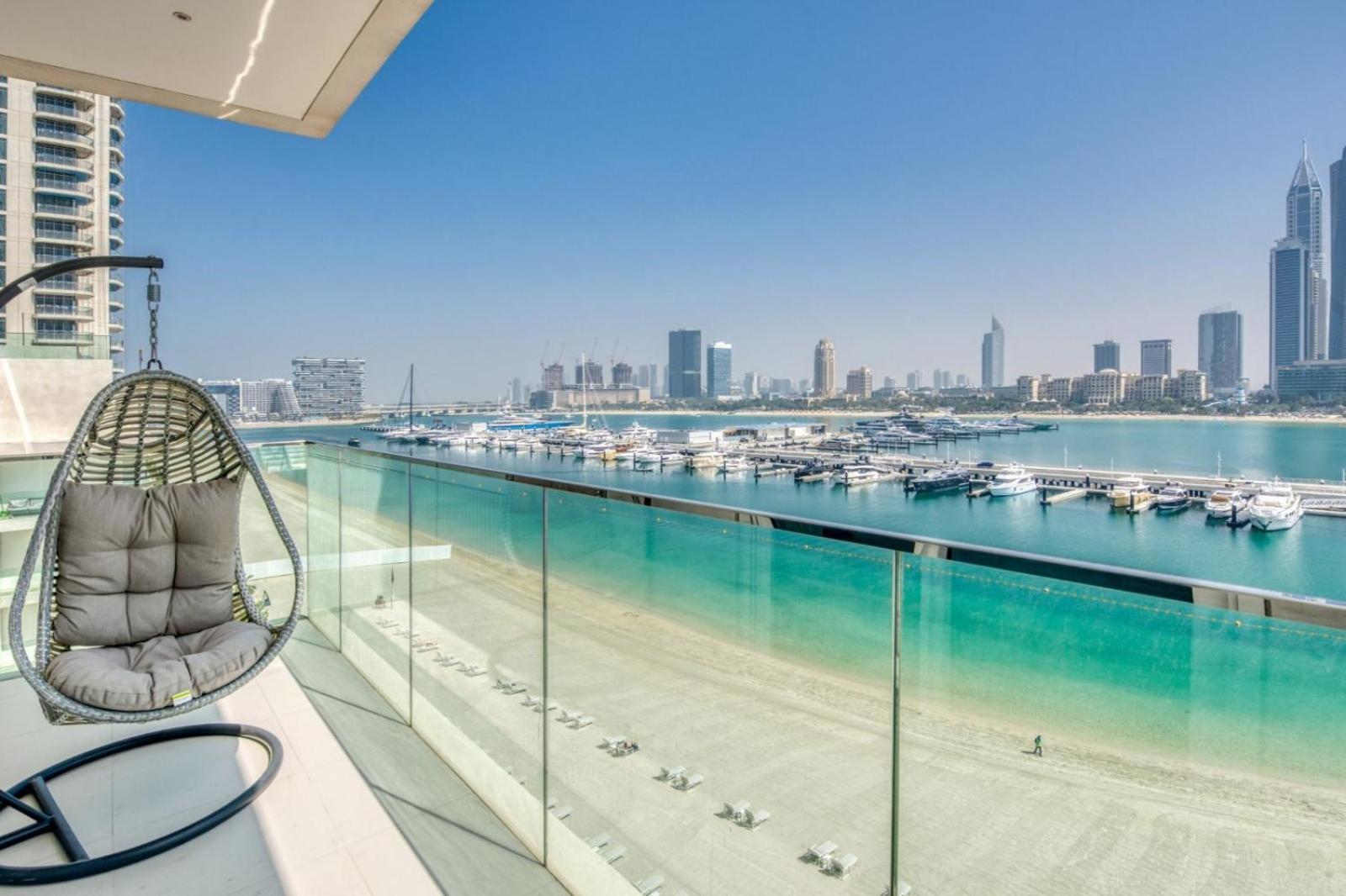 Luxury Beach Front *