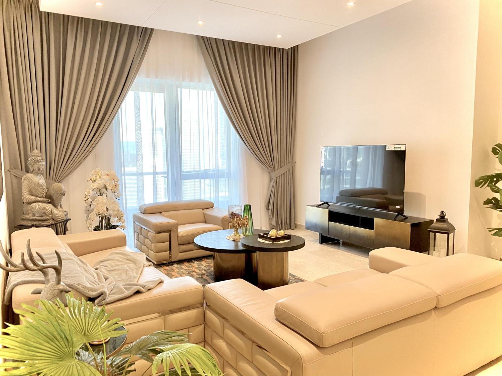 Apartament 3br Gem With Stunning Views *