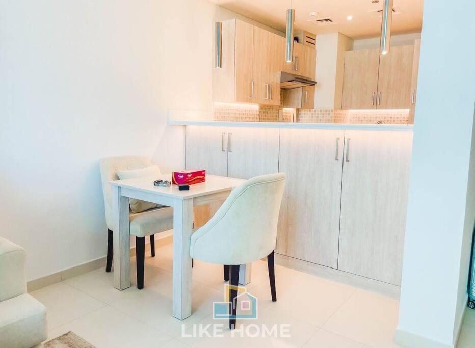 715 Seven Palm With Private Beach & Infinity Pool Appartement Dubaï