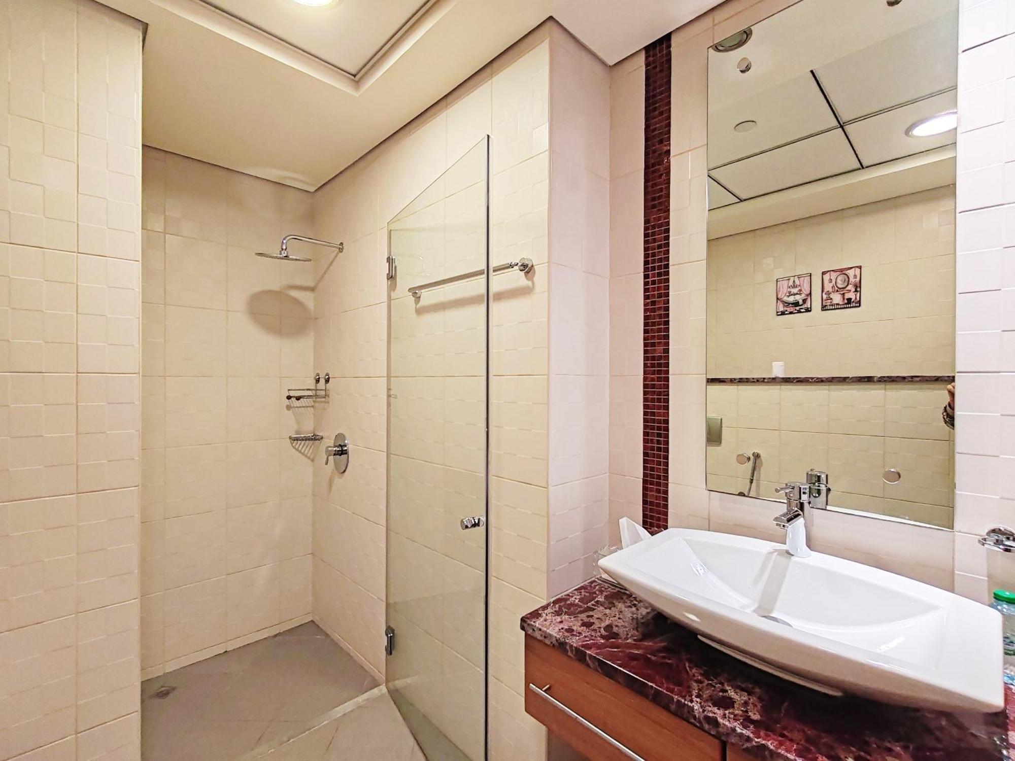 Marble Upgraded Sea Front 6 Bedroom Penthouse On Jbr