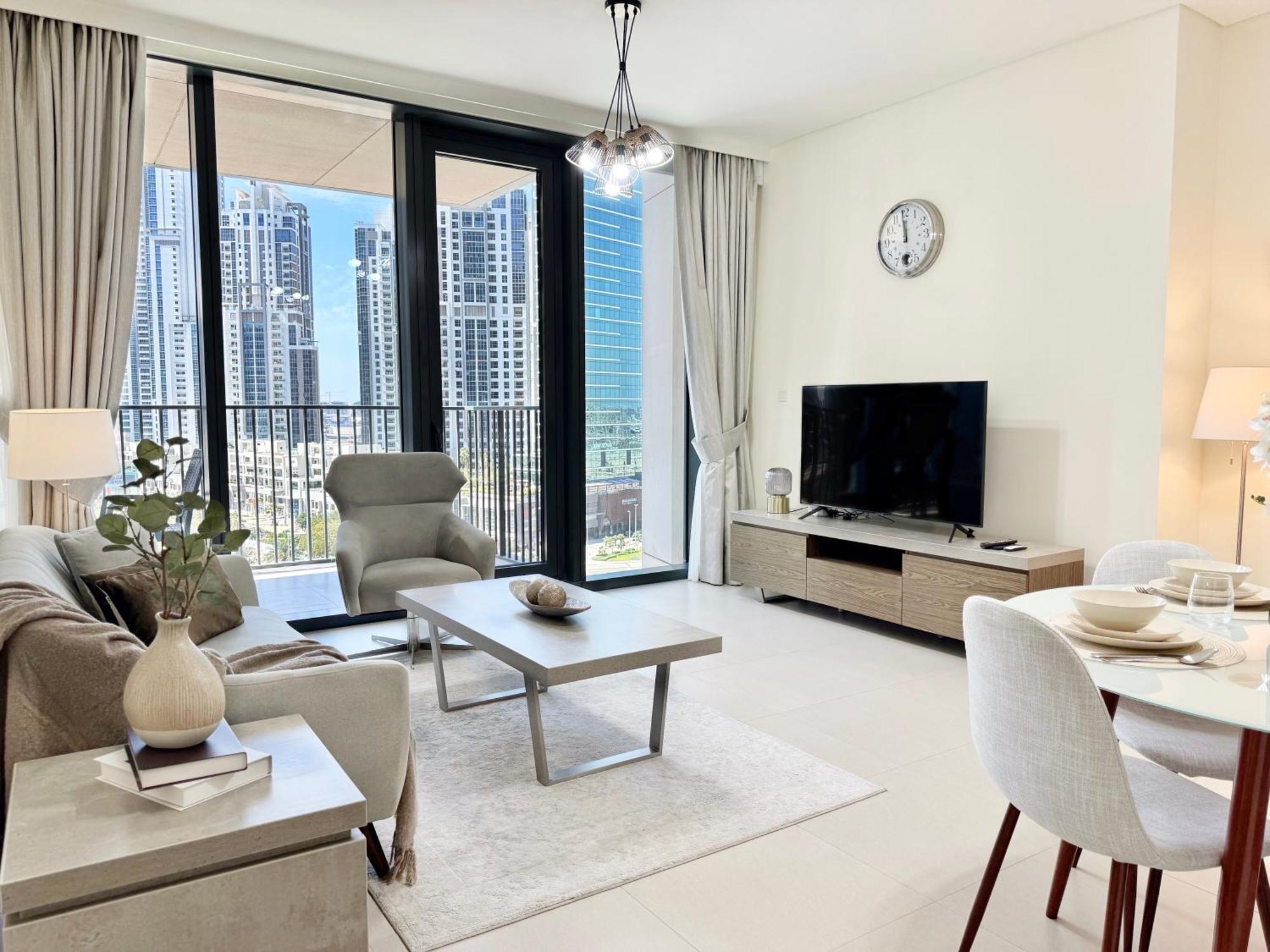 Spacious And Vibrant 1br In Boulevard Heights Dubái