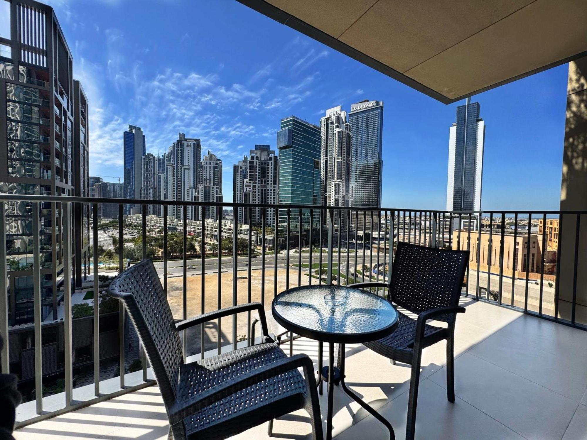 Apartamento Spacious And Vibrant 1br In Boulevard Heights Dubái