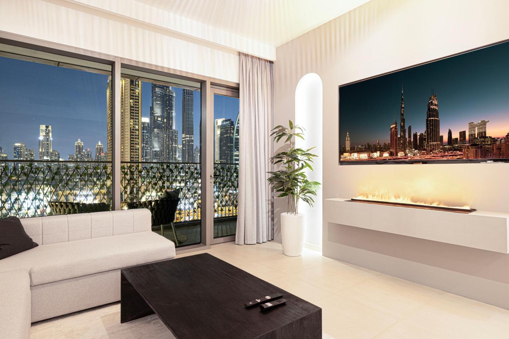 Burj Khalifa View, 2 Balcony W Lounge, Mall Access, Gym, Infinity-pool, Playground, Bbq, Family Friendly *