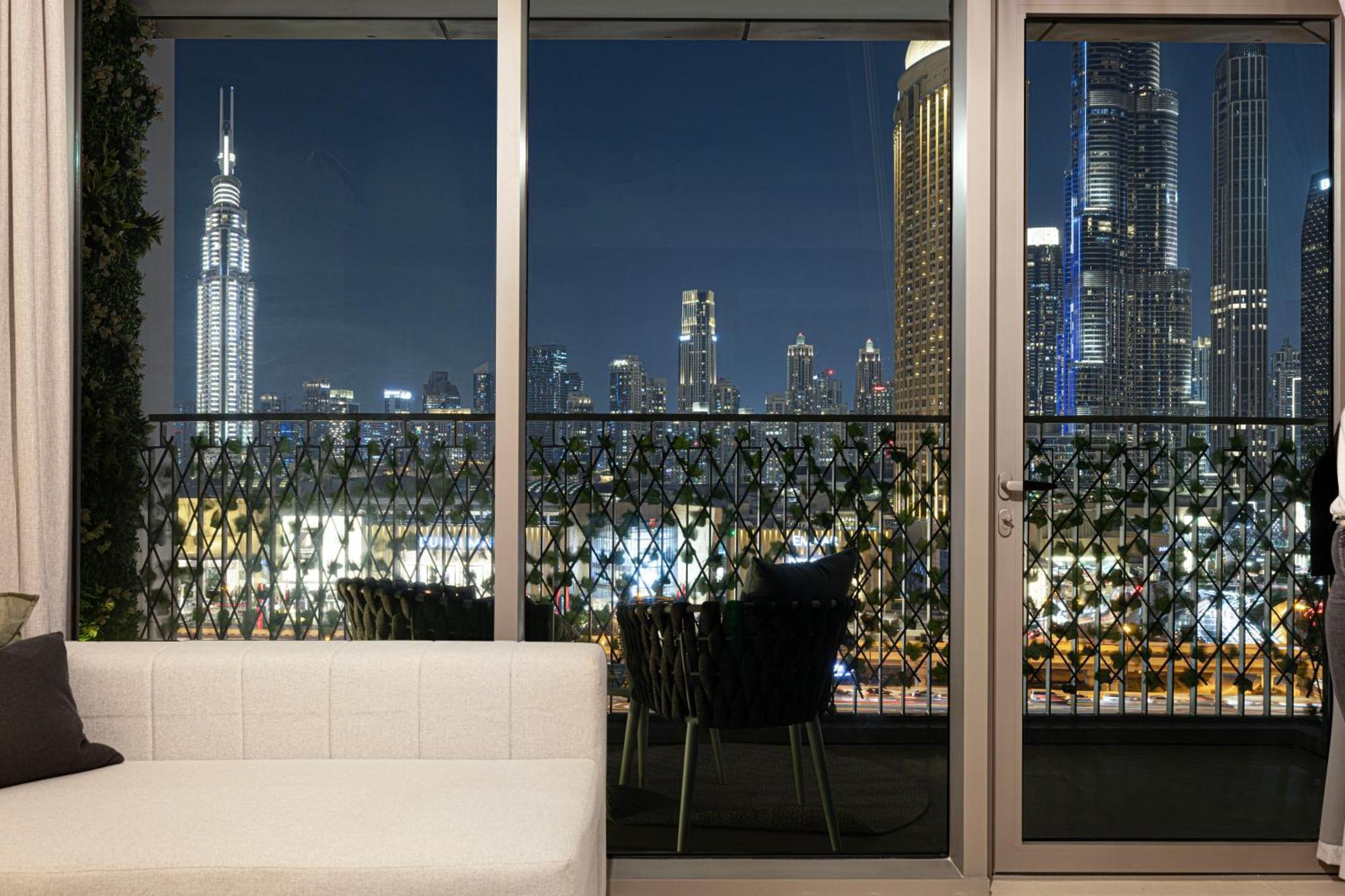 Burj Khalifa View, 2 Balcony W Lounge, Mall Access, Gym, Infinity-pool, Playground, Bbq, Family Friendly Dubaï