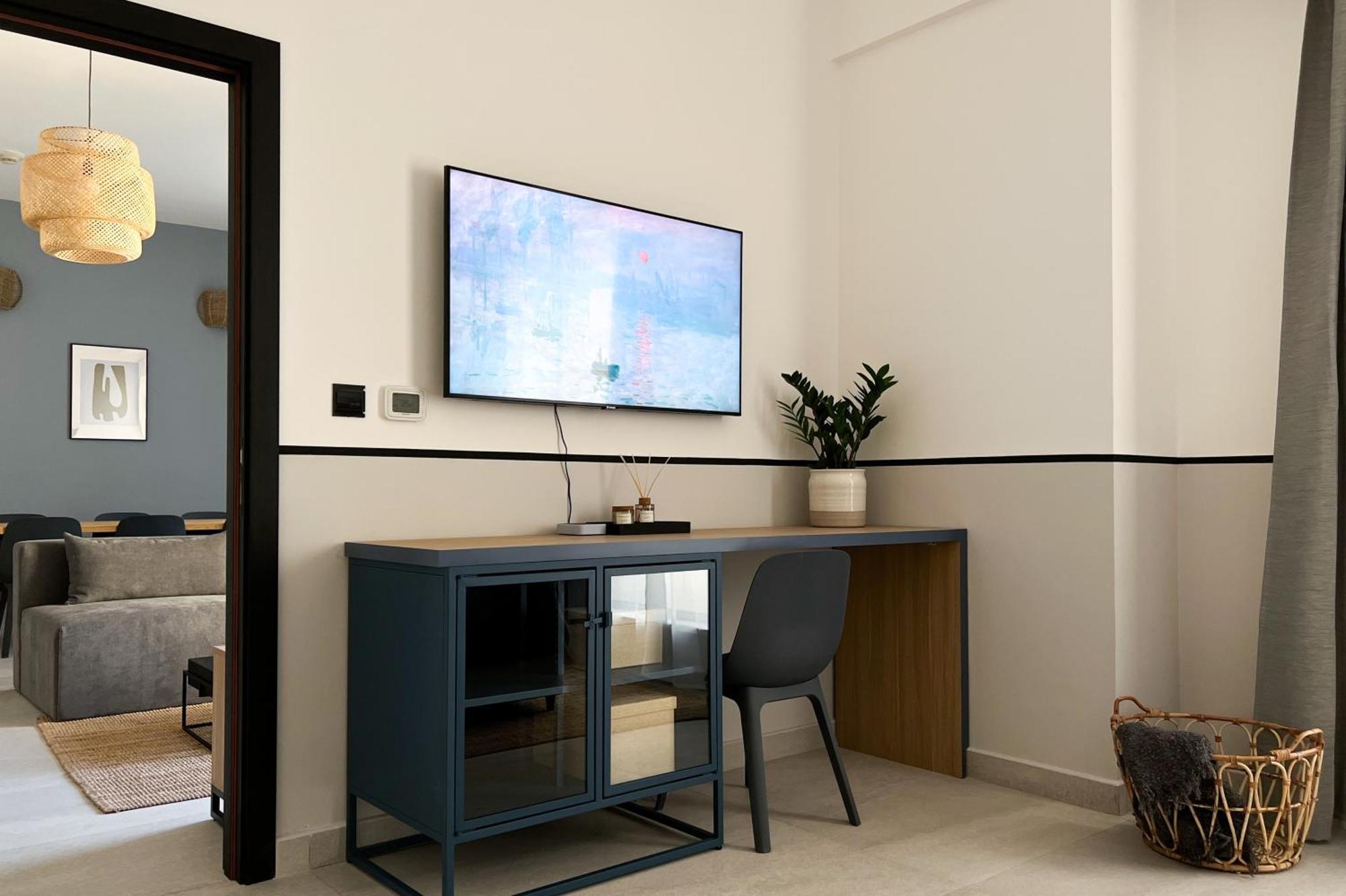 Favdubai Presents 2br In The Heart Of Jbr And Marina 150 M To Jbr With Famous Ain View The Biggest Ferris Wheel In The World Swimming Pool Access, Air-conditioned Gym, Free Parking & Housekeeping Dubaï