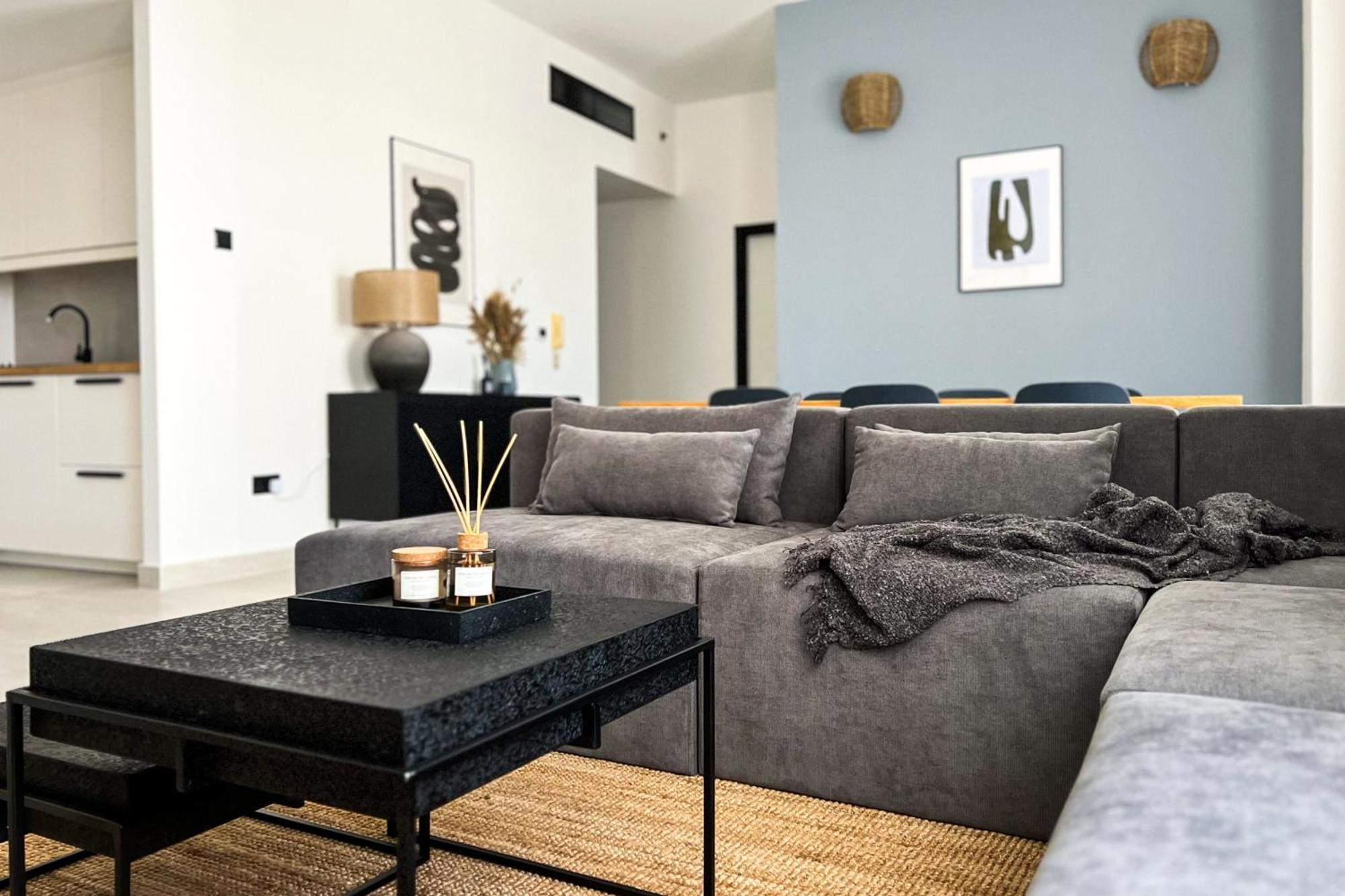 Appartement Favdubai Presents 2br In The Heart Of Jbr And Marina 150 M To Jbr With Famous Ain View The Biggest Ferris Wheel In The World Swimming Pool Access, Air-conditioned Gym, Free Parking & Housekeeping *