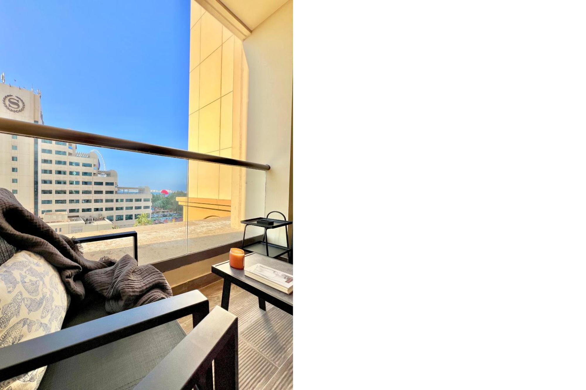 Favdubai Presents 2br In The Heart Of Jbr And Marina 150 M To Jbr With Famous Ain View The Biggest Ferris Wheel In The World Swimming Pool Access, Air-conditioned Gym, Free Parking & Housekeeping Appartement *
