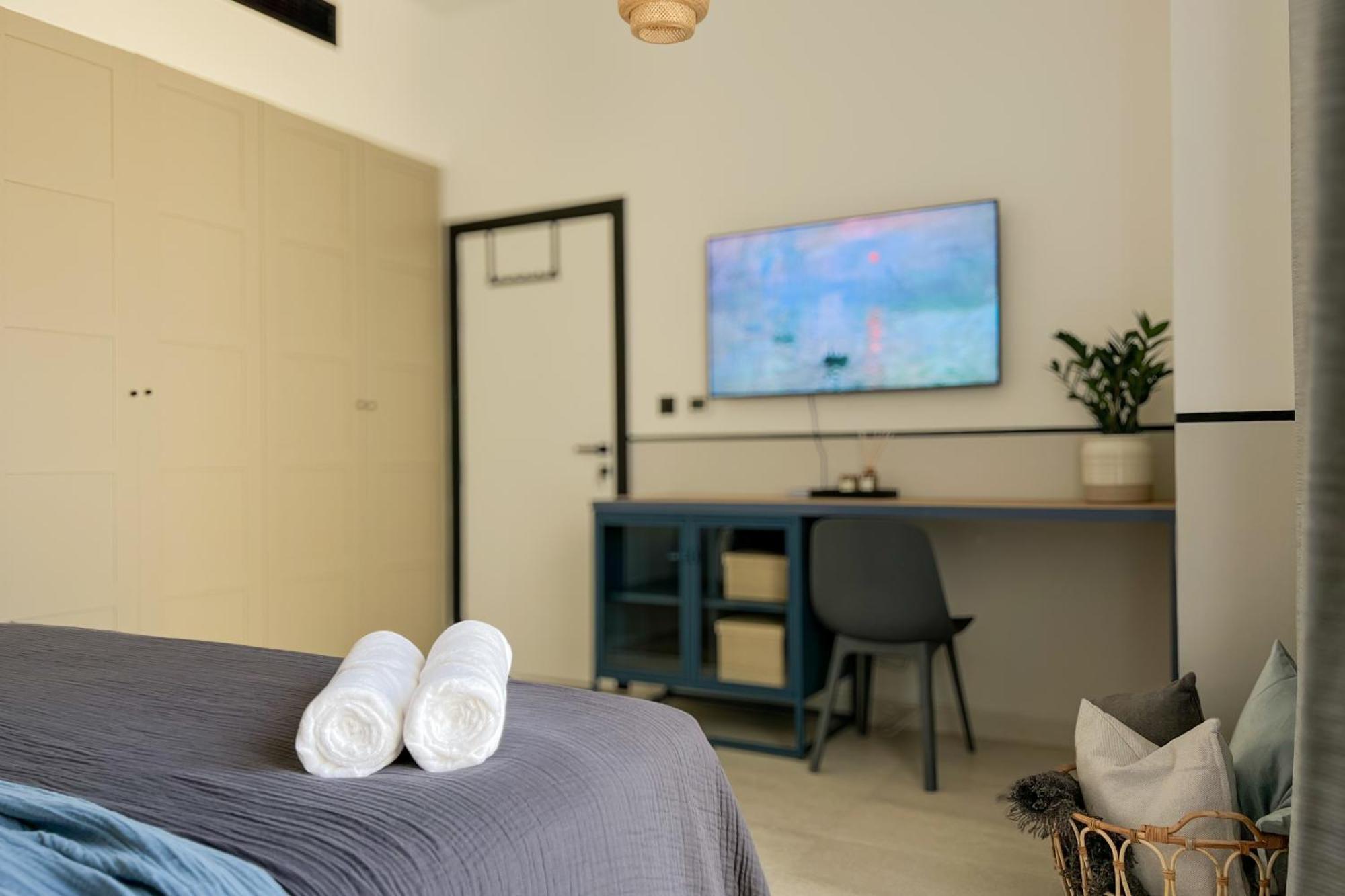 Appartement Favdubai Presents 2br In The Heart Of Jbr And Marina 150 M To Jbr With Famous Ain View The Biggest Ferris Wheel In The World Swimming Pool Access, Air-conditioned Gym, Free Parking & Housekeeping *
