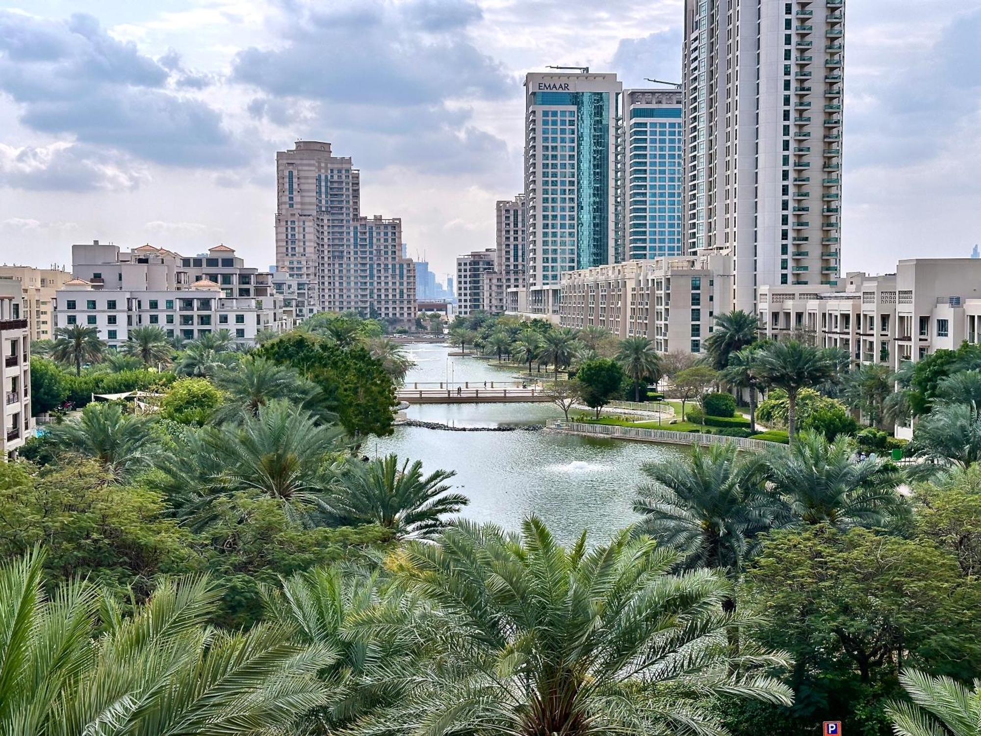 Appartement Lux I Tower I Lakes View Dubaï