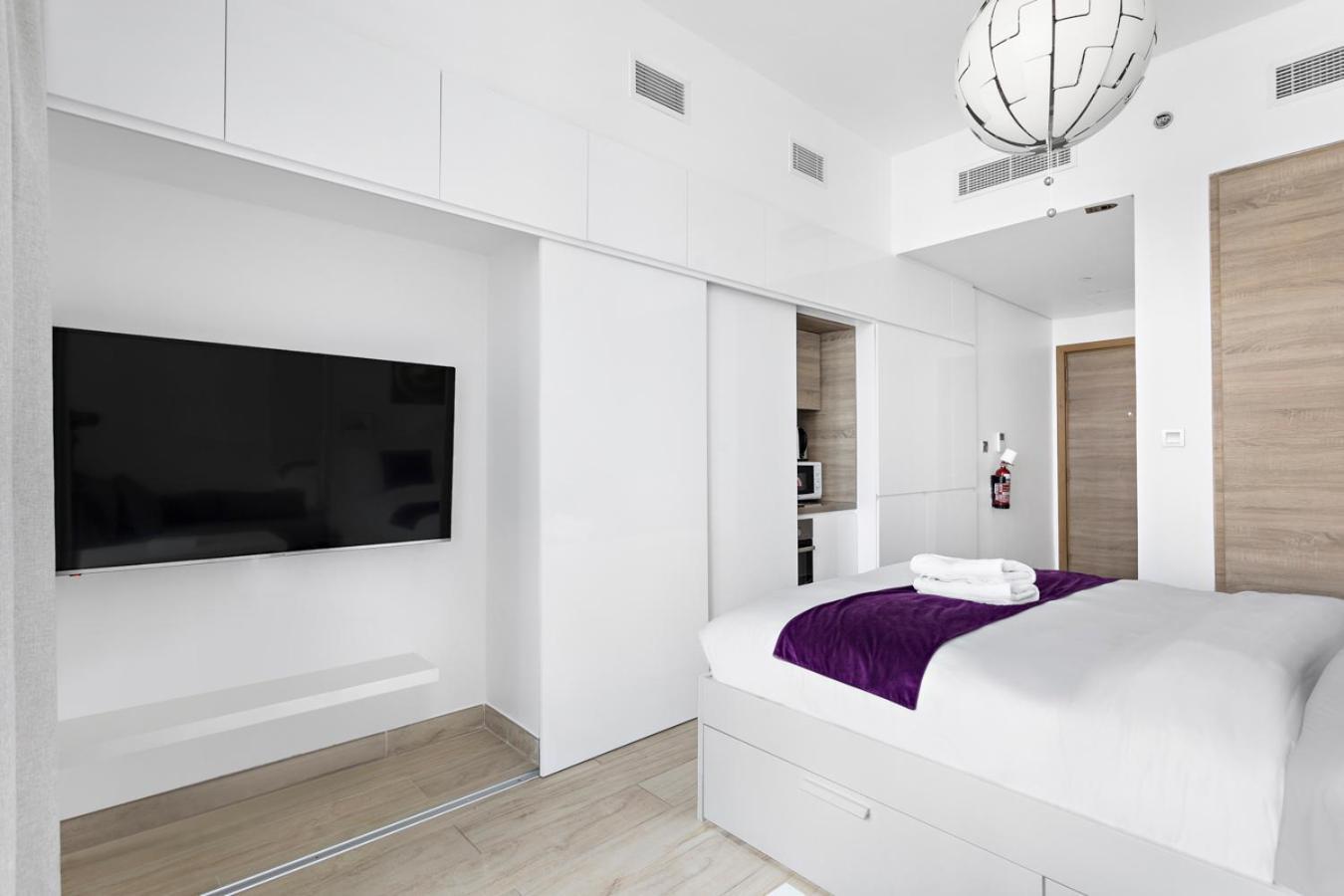 Summer Offer! Inclusive! Prime Location Lejlighed