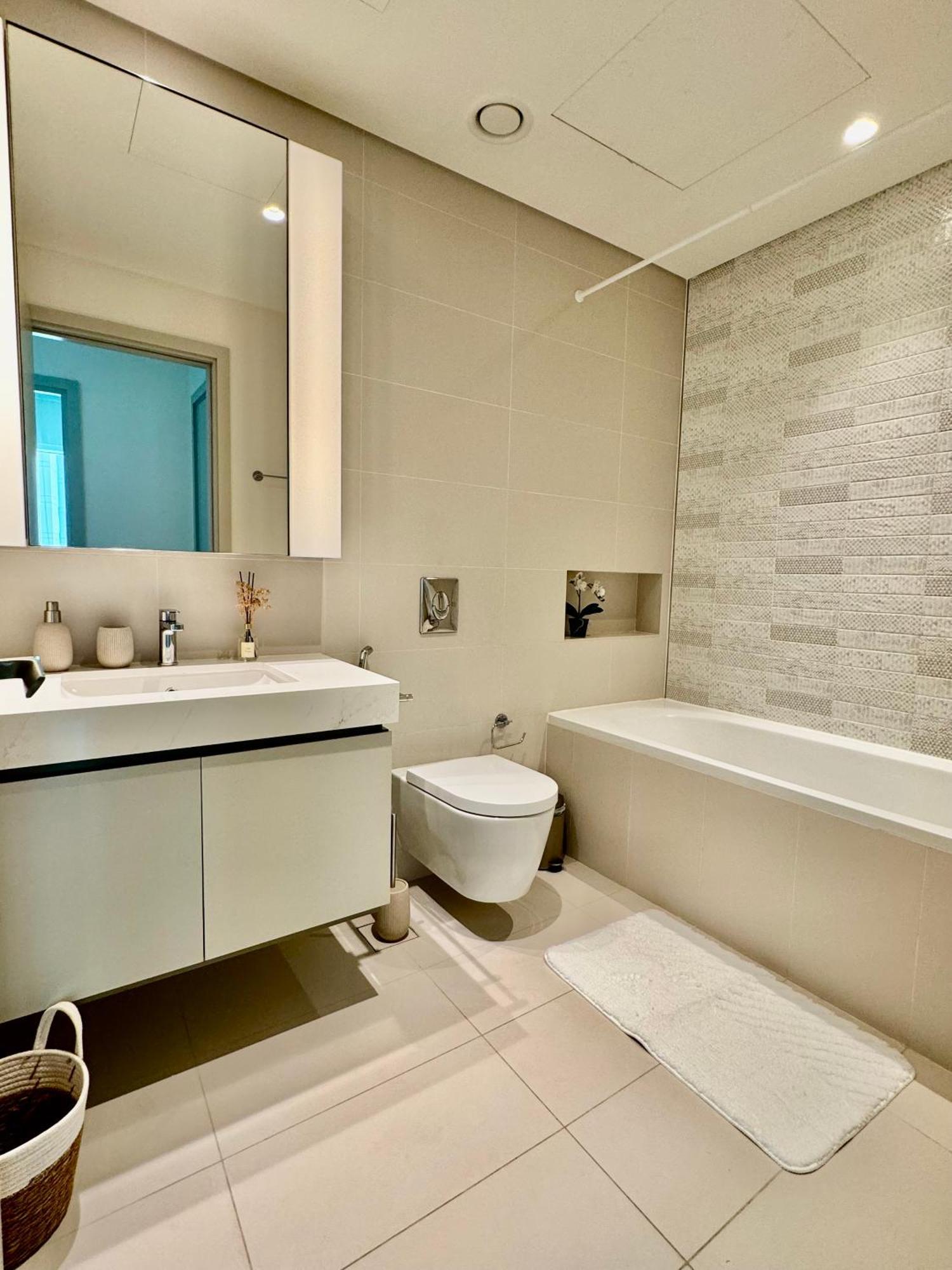 Luxury Living Private Beach, Emaar Beachfront