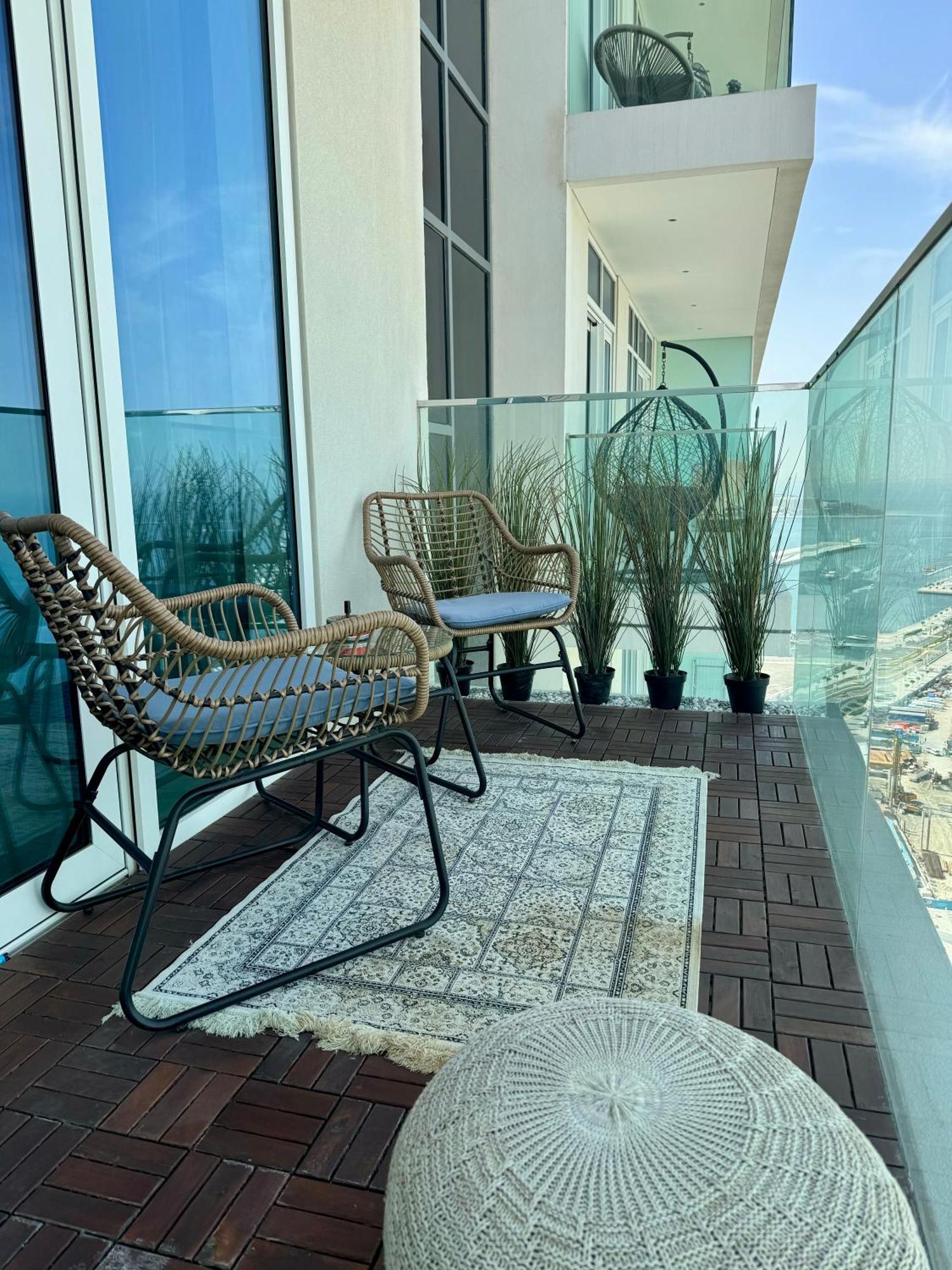 Apartment Luxury Living Private Beach, Emaar Beachfront Dubai