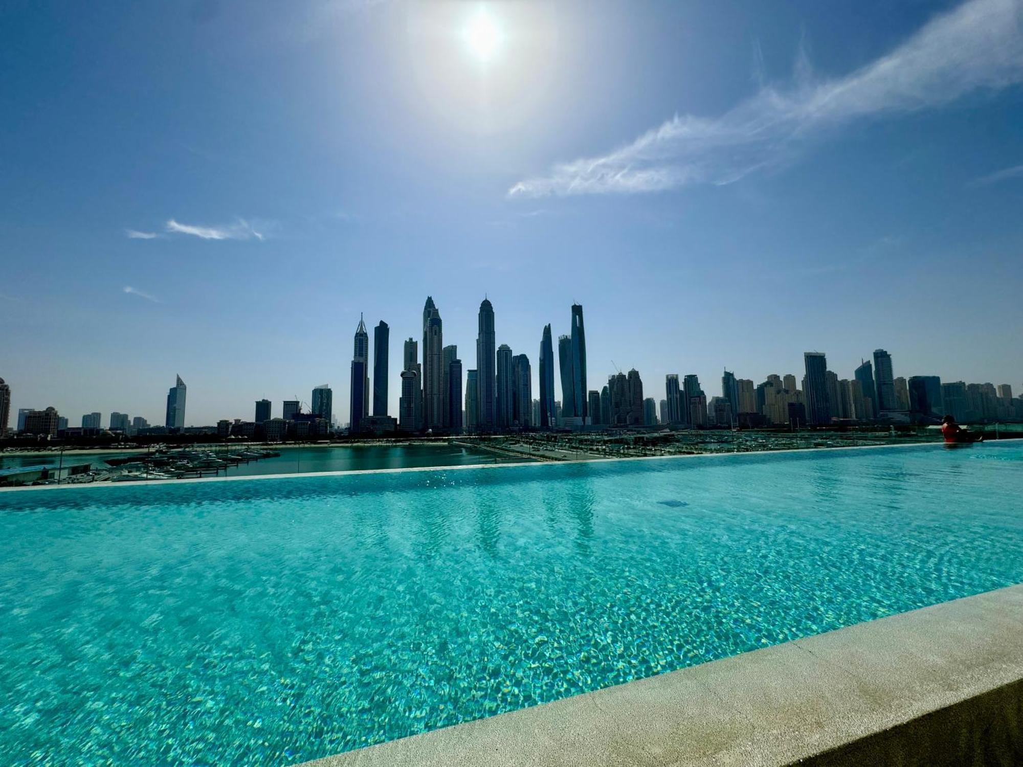 Luxury Living Private Beach, Emaar Beachfront Dubai