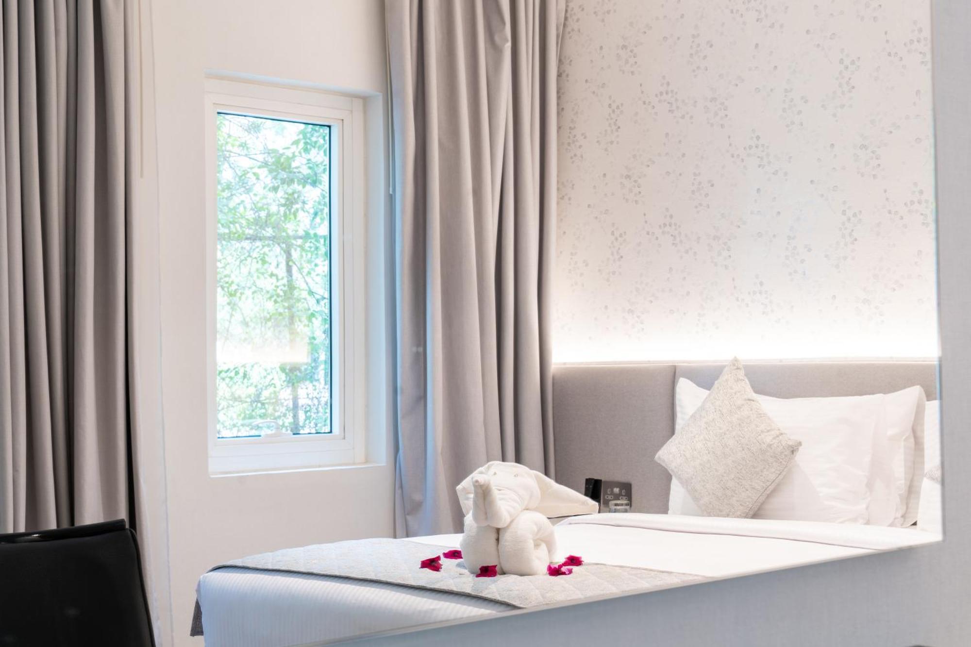Estay Hotel 3*