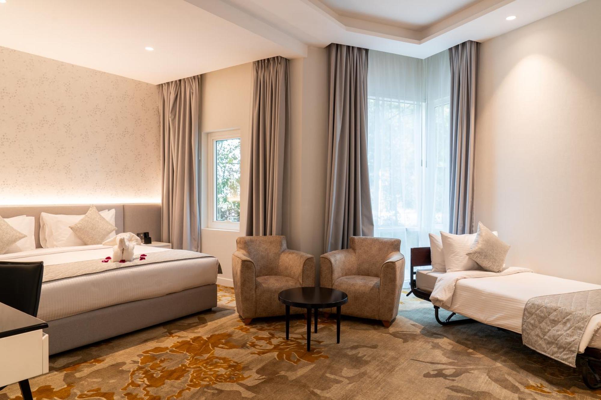 Estay 3*