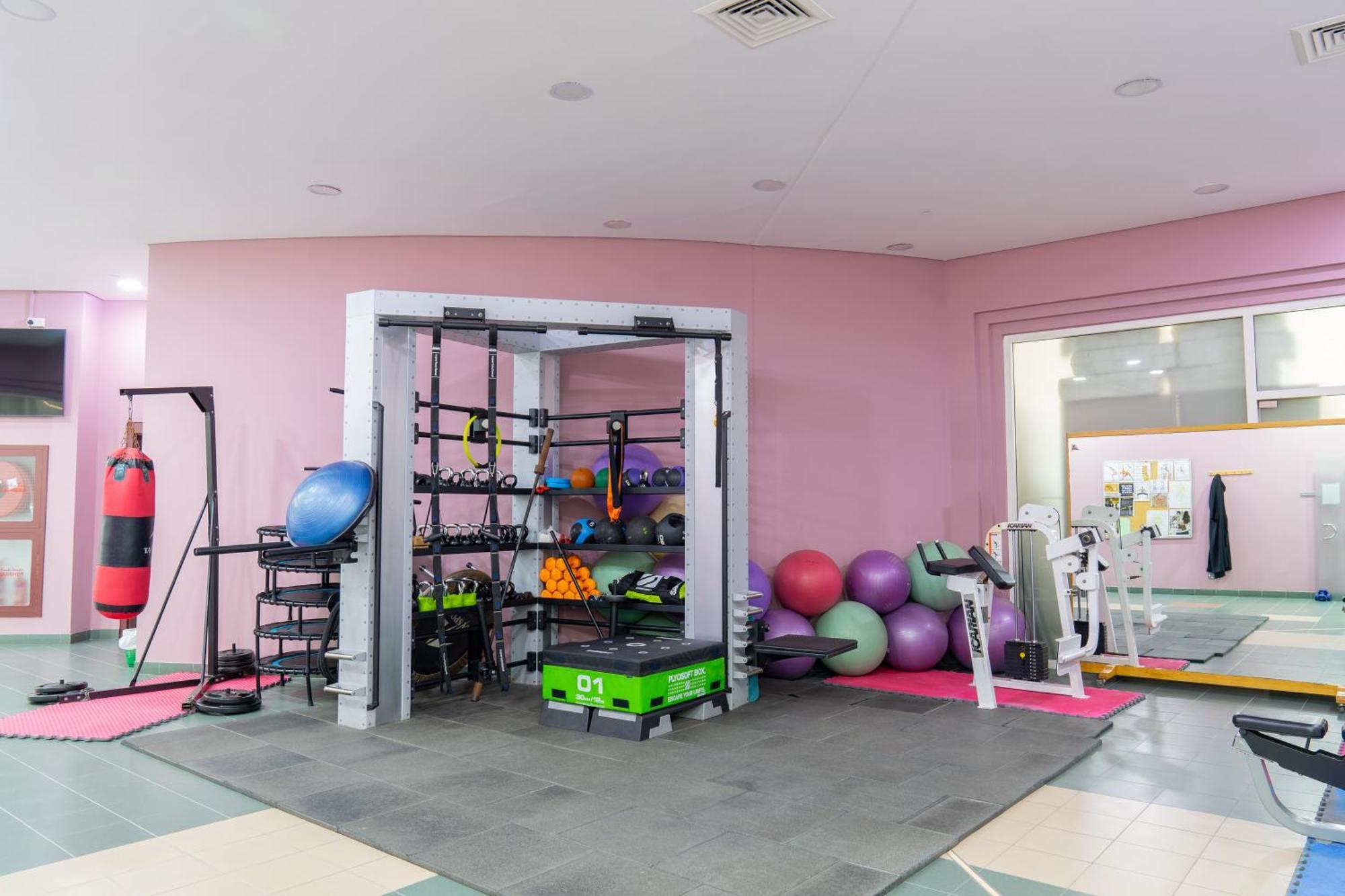 Estay Hotel 3*