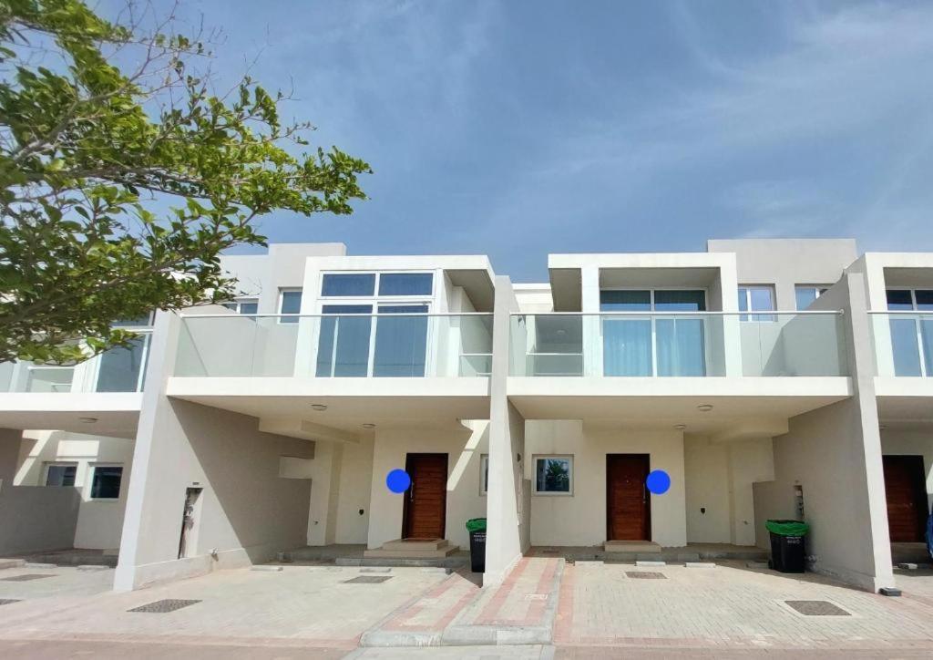 Shared In Damac Hills 2 - Female Only * Dubaï