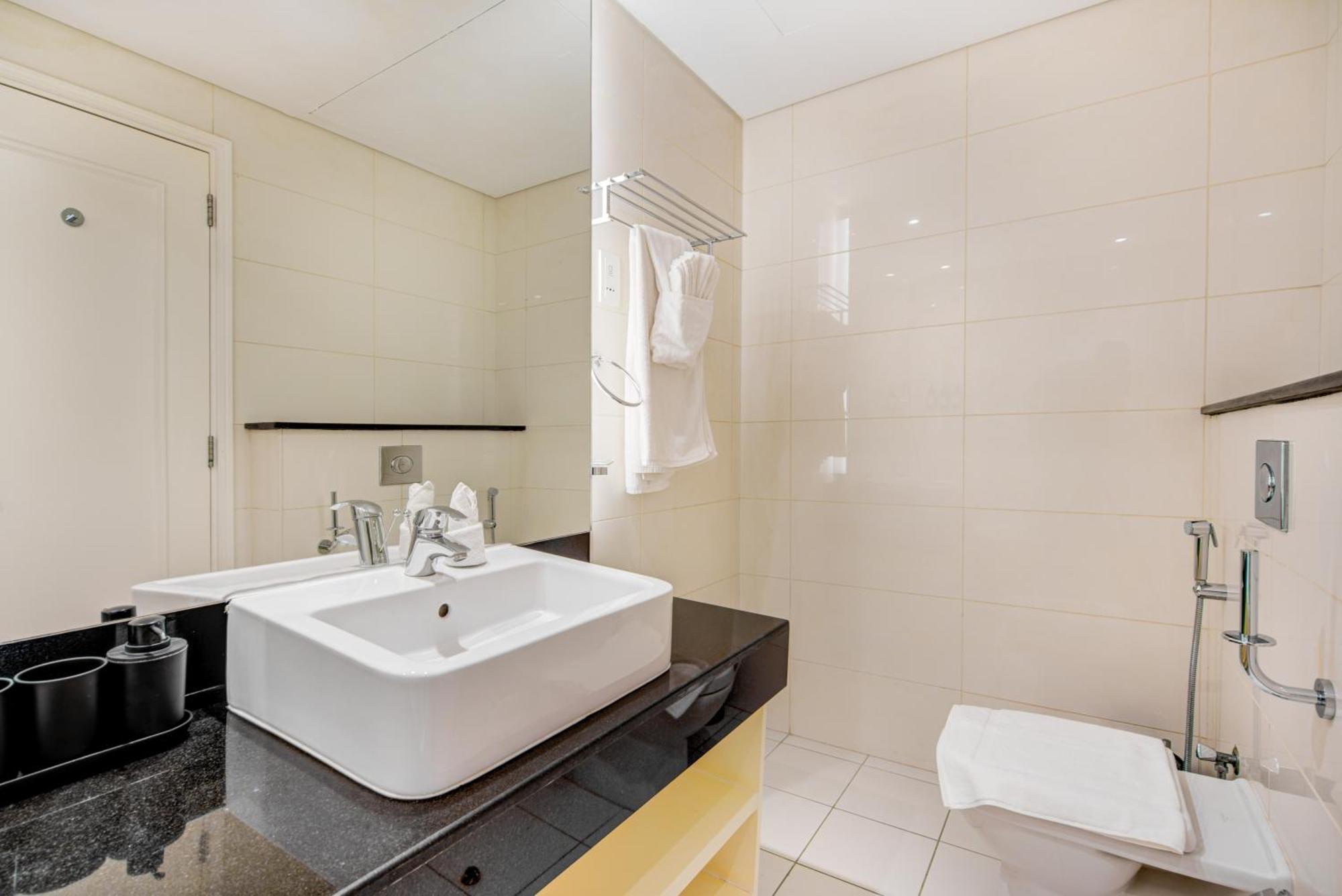 Trophy 2br Starlight Spaces W Free Valet Parking *