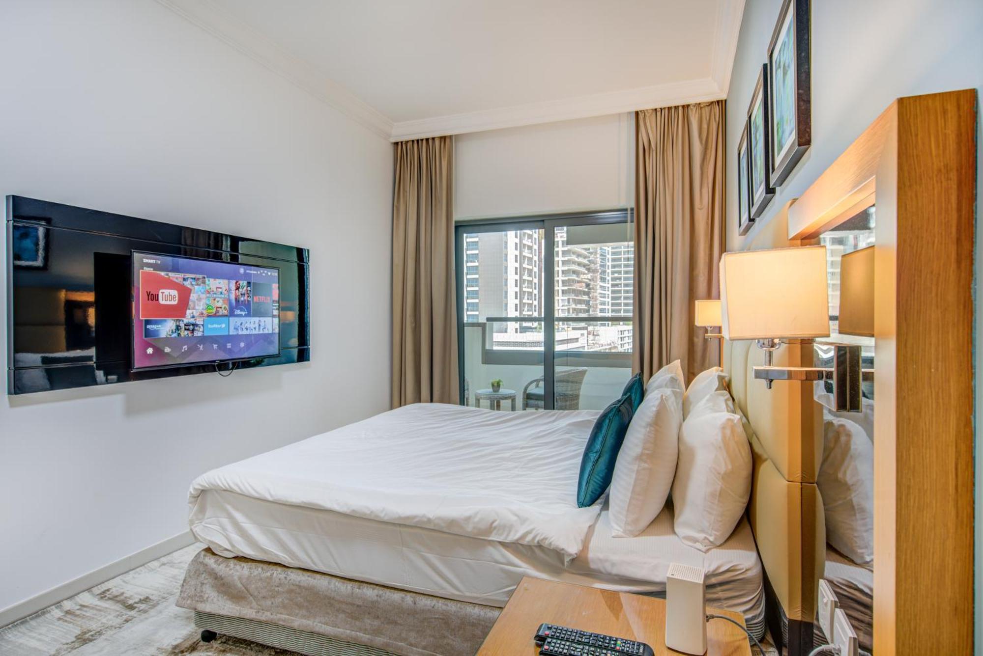 Trophy 2br Starlight Spaces W Free Valet Parking