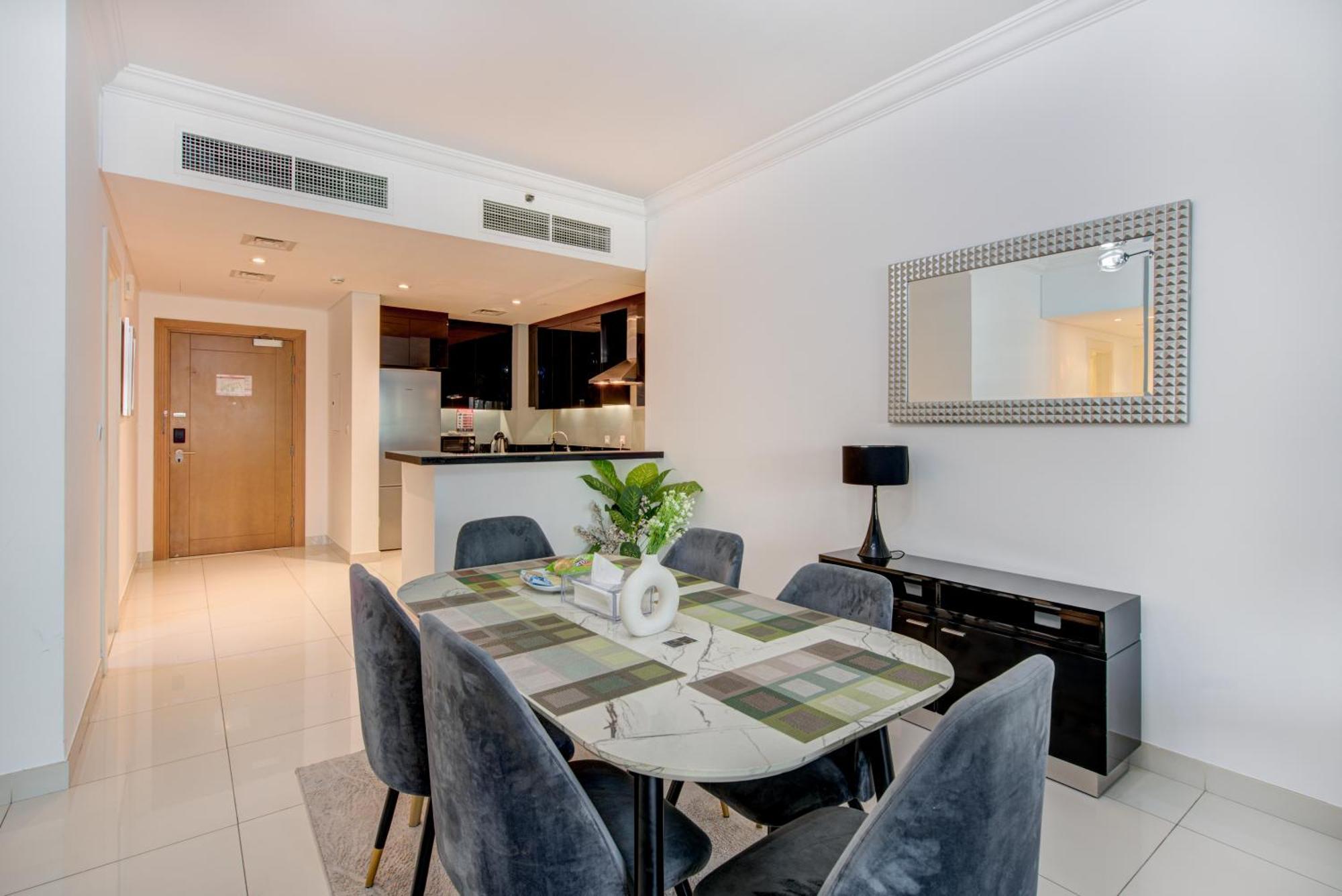 Trophy 2br Starlight Spaces W Free Valet Parking Appartement Dubaï