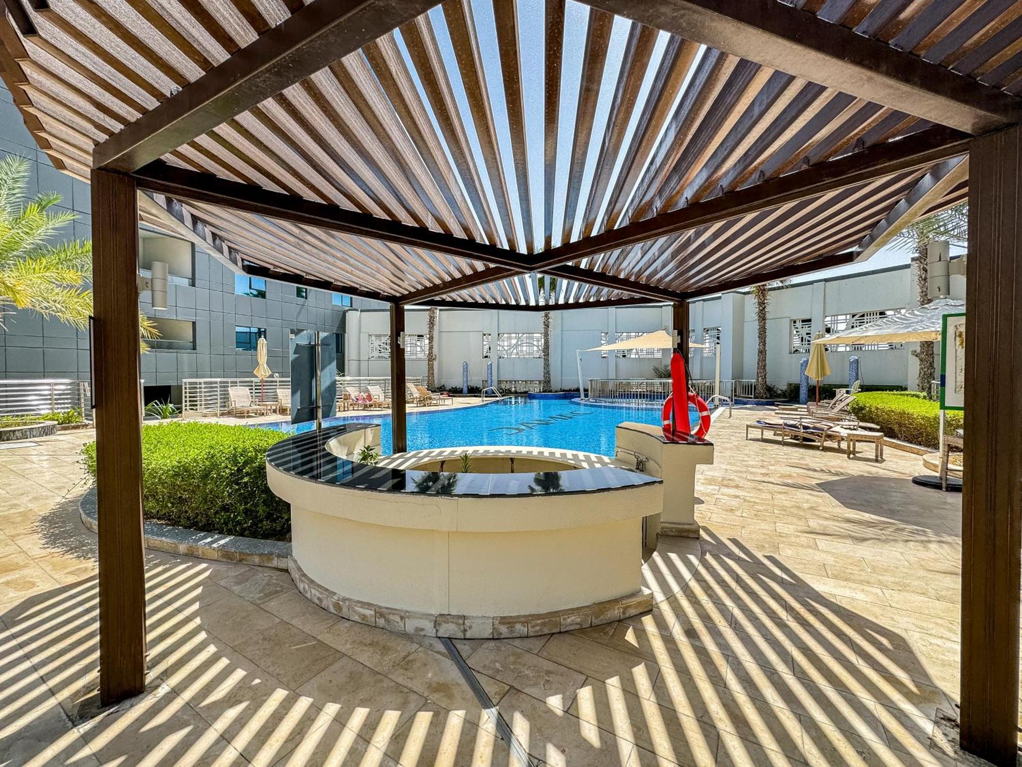 Trophy 2br Starlight Spaces W Free Valet Parking Dubaï