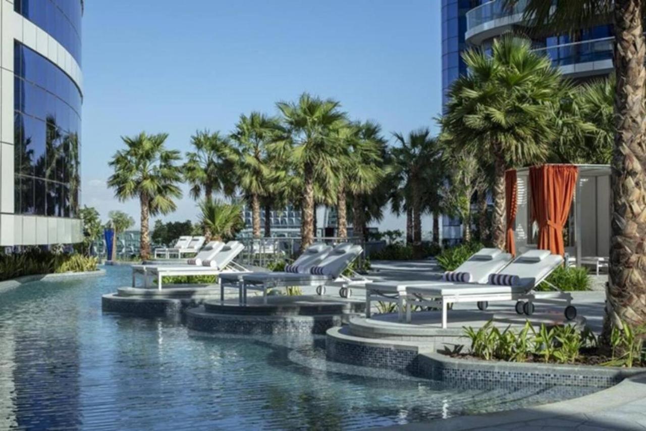 White Sage - Glamorous & Spacious 2br At Damac Paramount Towers Apartment