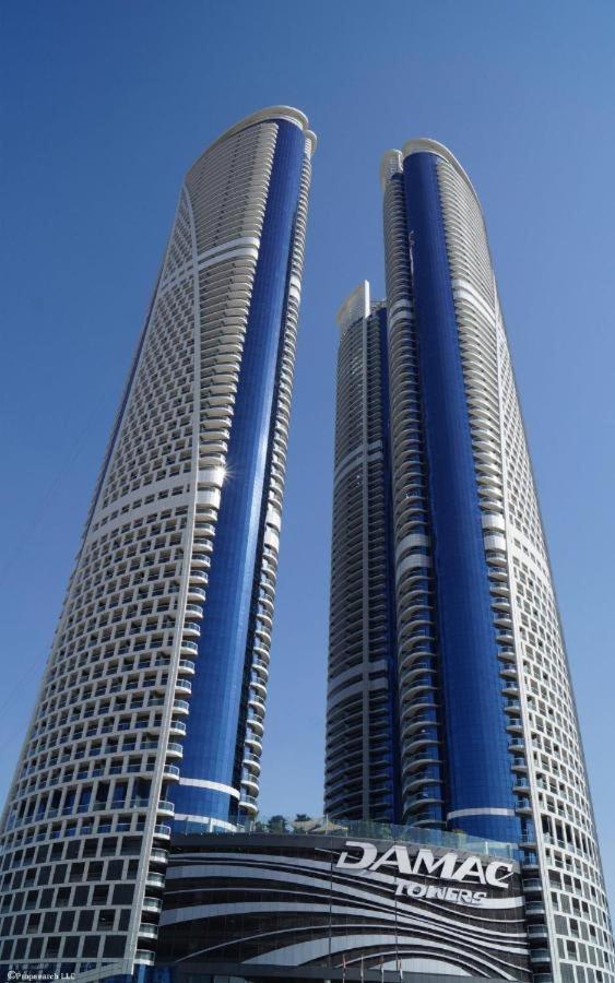 White Sage - Glamorous & Spacious 2br At Damac Paramount Towers Apartment Dubai