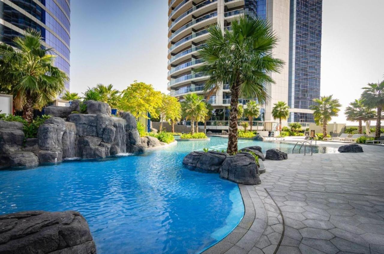 Apartment White Sage - Glamorous & Spacious 2br At Damac Paramount Towers *