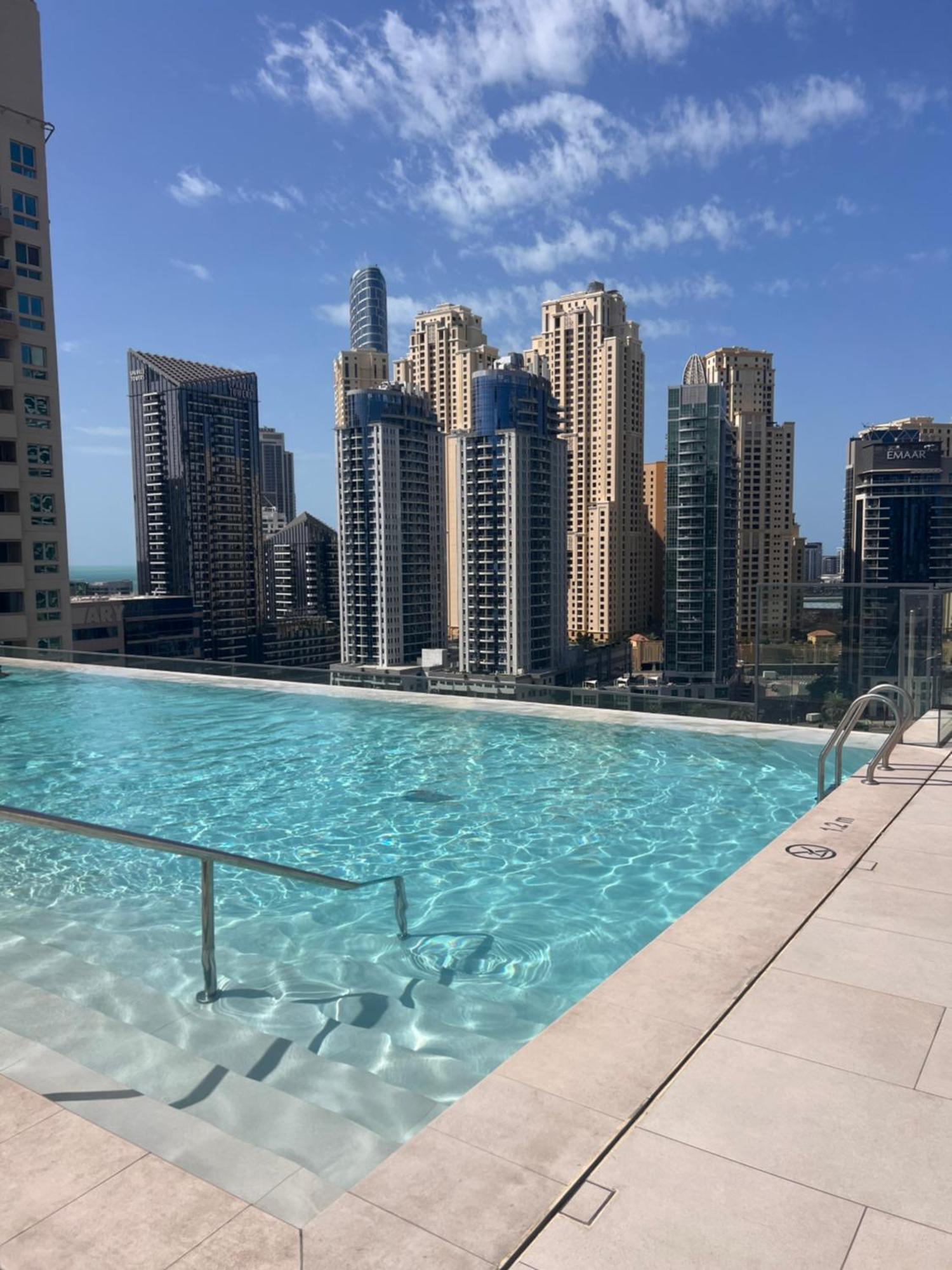 Luxe Nautical Style 2 Bd In Vida Yacht Club Lejlighed Dubai