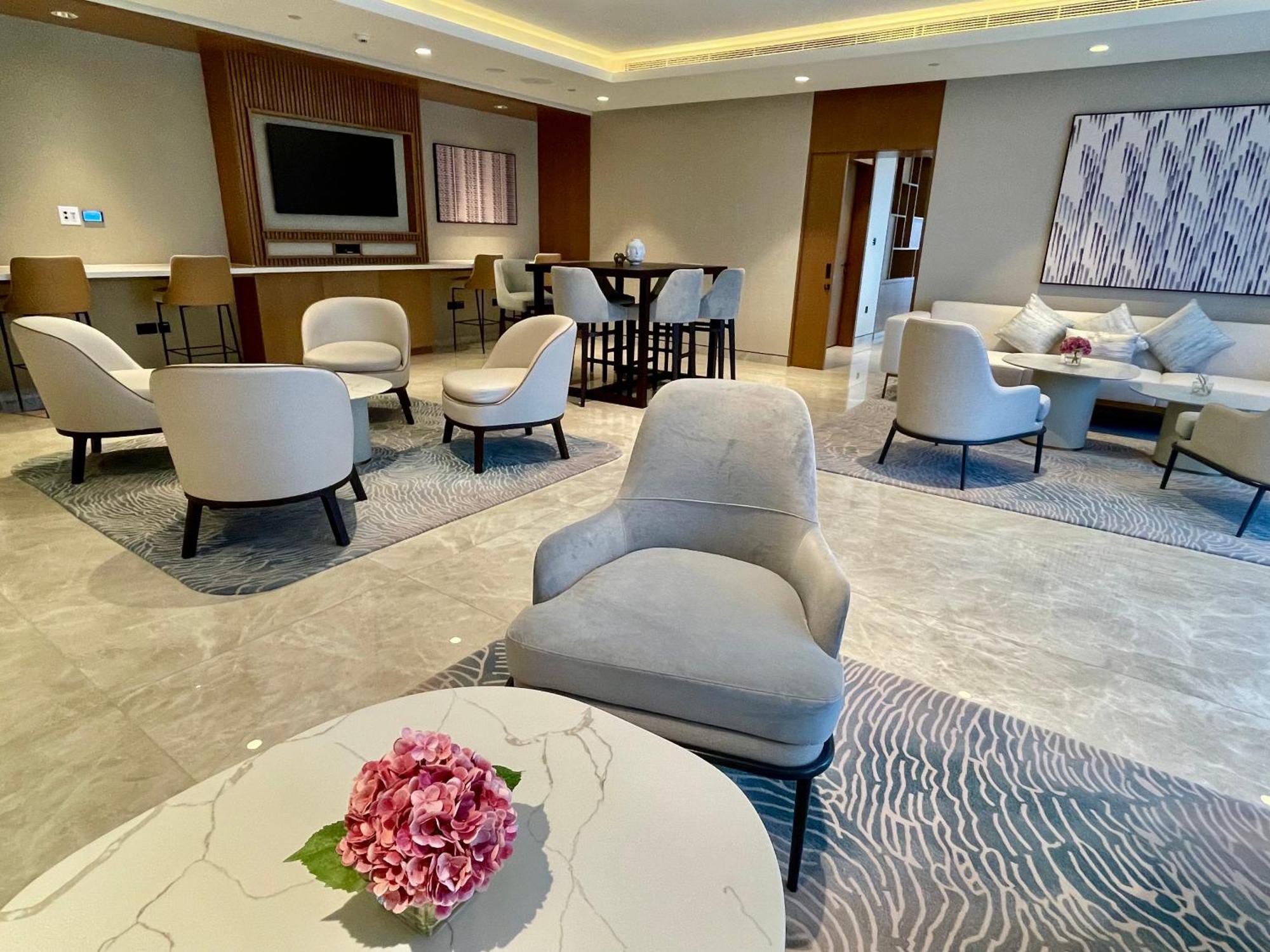 Apartamento Chic Luxe 2br I High Floor L By Burj Khalifa & Mall I Pool L Gym Dubái