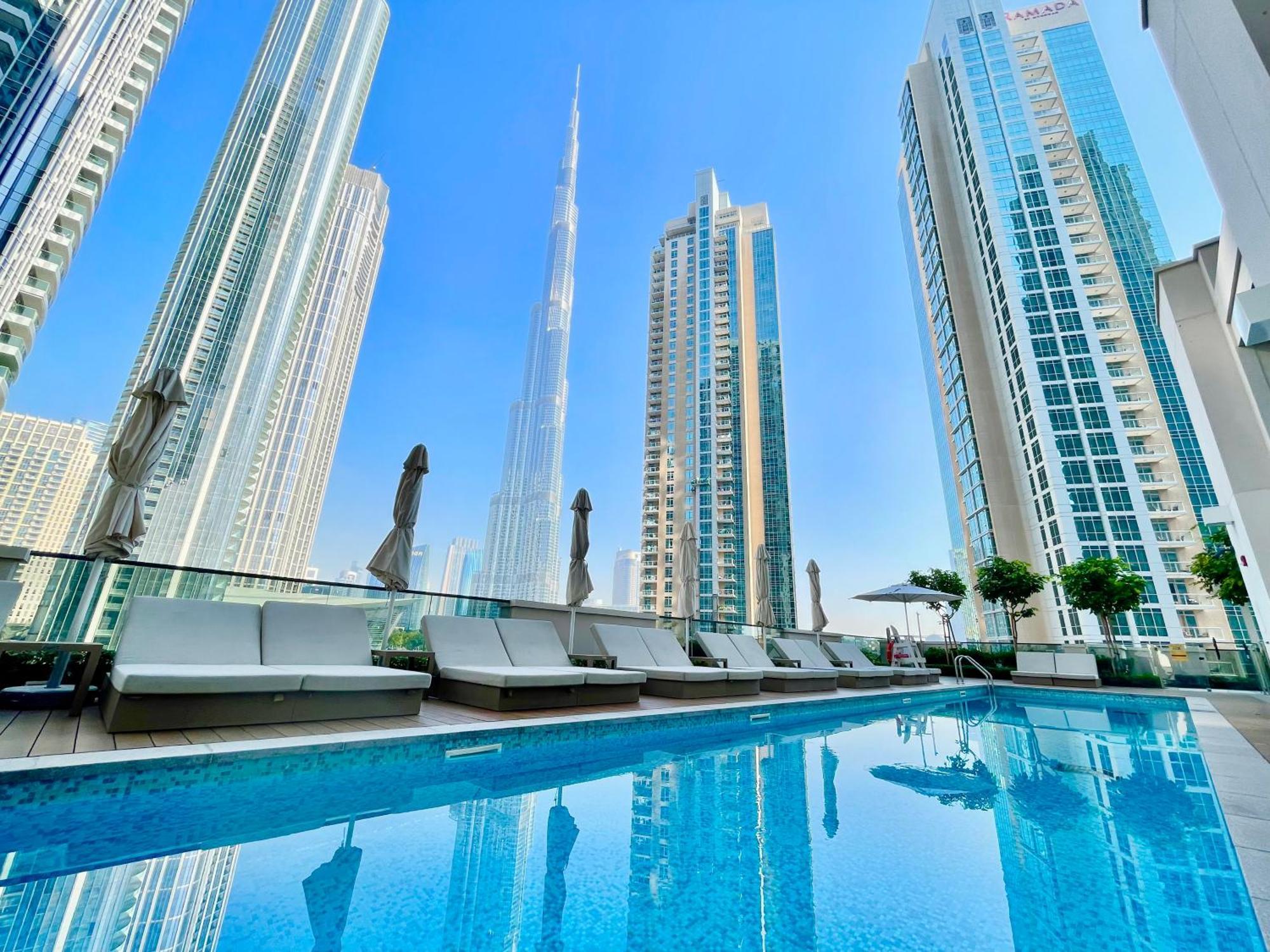 Chic Luxe 2br I High Floor L By Burj Khalifa & Mall I Pool L Gym * Dubái
