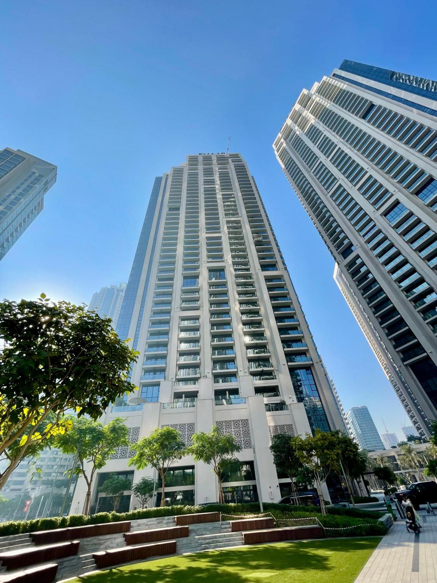 Luxurious & Spacious 2br L Burj & Fountain Views L Walk To Mall L Pool L Gym Apartamento *