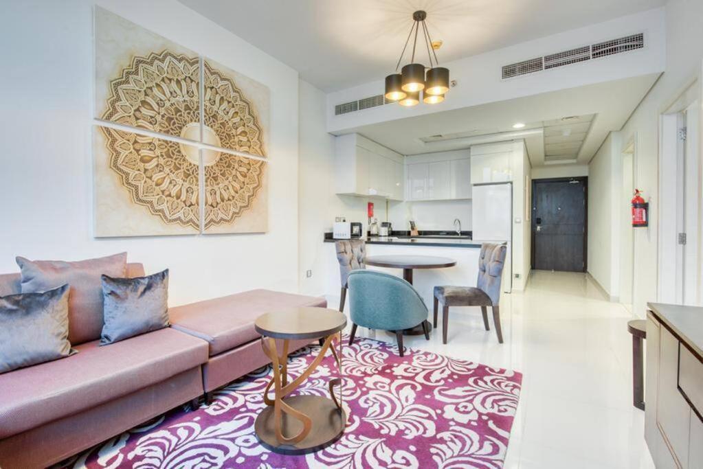 Spacious 1 Bed With Pool & View Appartement *