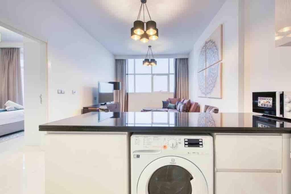 Appartement Spacious 1 Bed With Pool & View *