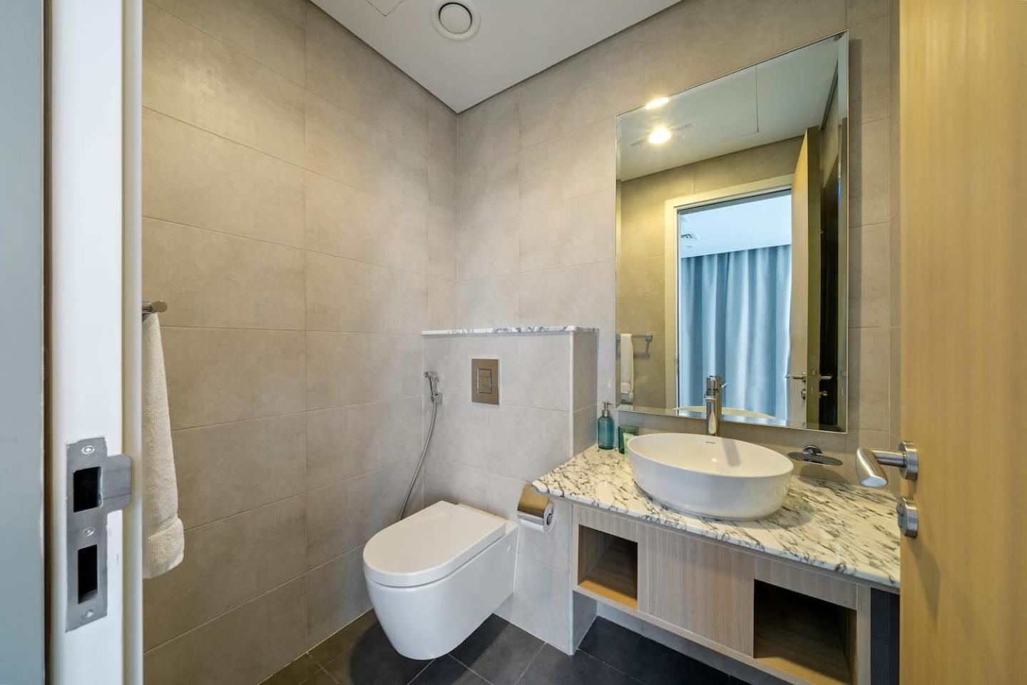 Apartment High Floor 2 Bedroom Gem - Burj Khalifa Views *