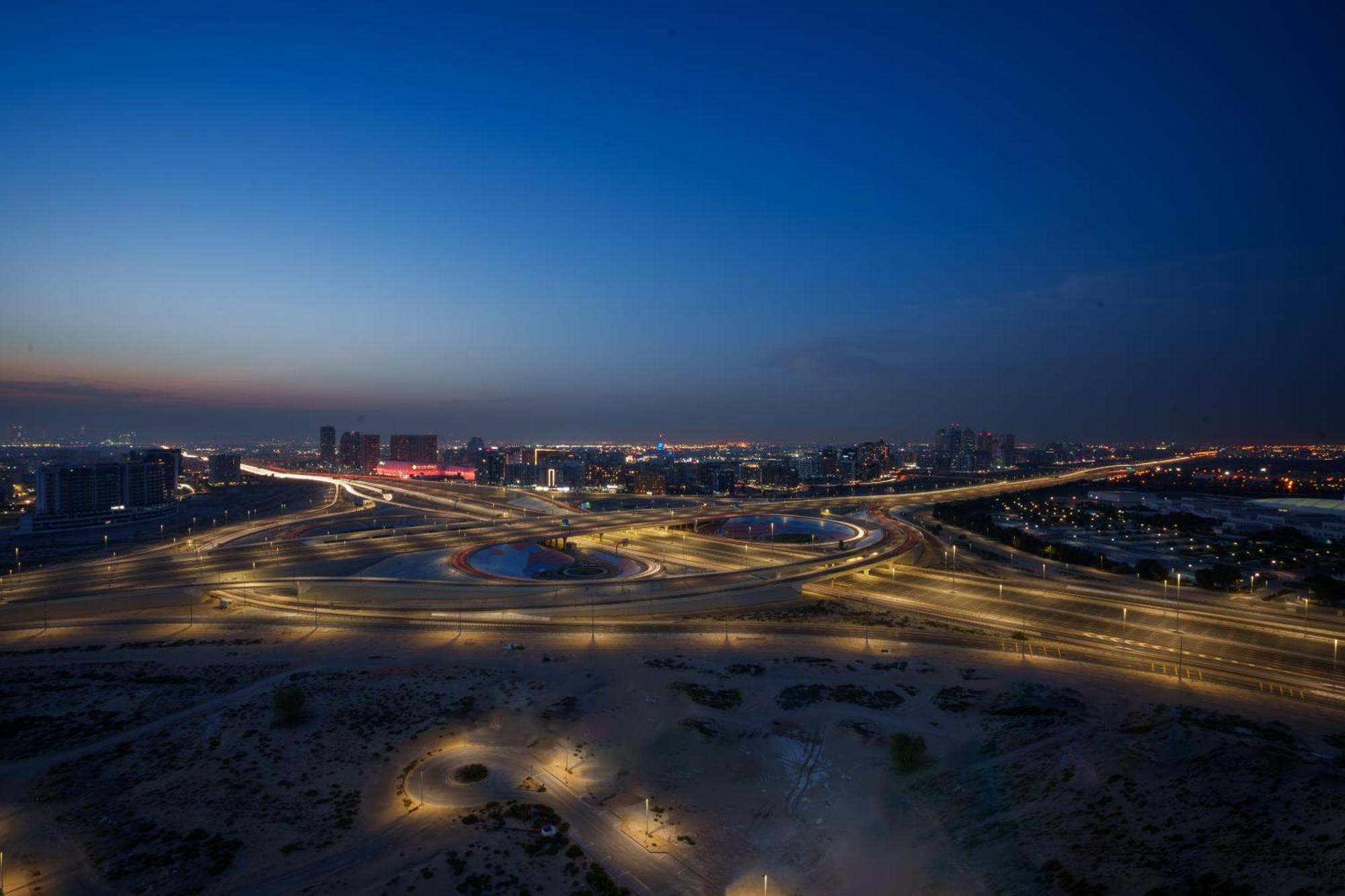 Luxury In Dubailand - Apartment