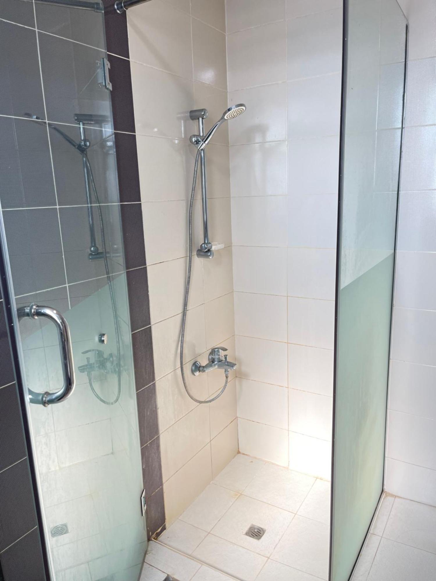 Luxury With Marina View Close To Jbr And Metro With Shared Kitchen Gazde/Camere de închiriat Dubai