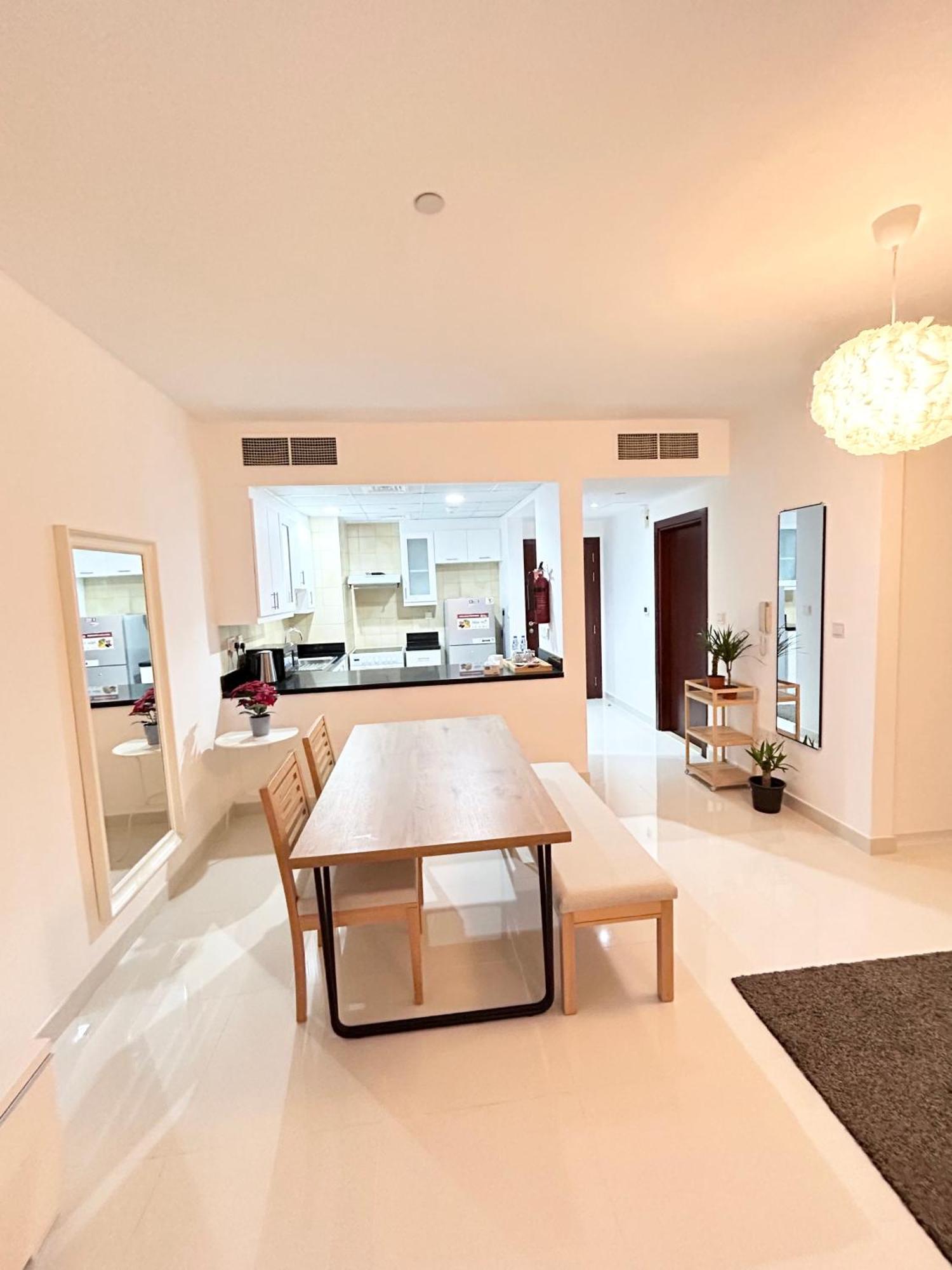 Seaside Spacious With Vibrant Vibes In Jbr By Sweet Homes Appartamento Dubai