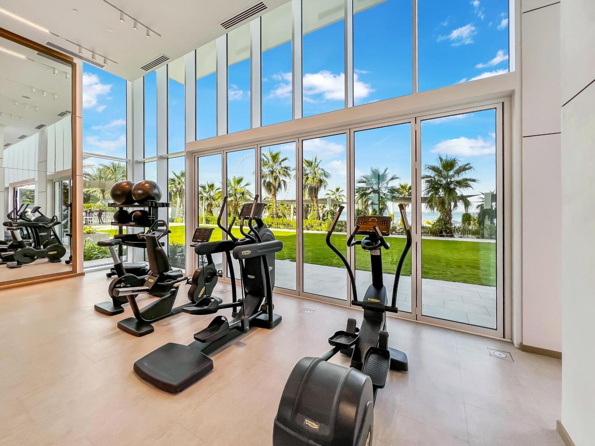 Fam Living - Beachfront 1-bedroom In The Heart Of Jbr